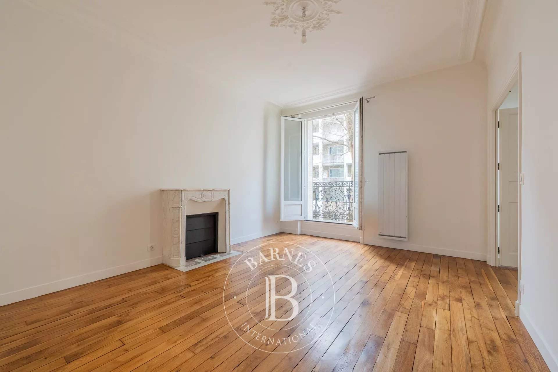 Paris  - Apartment 2 Bedrooms - picture 2
