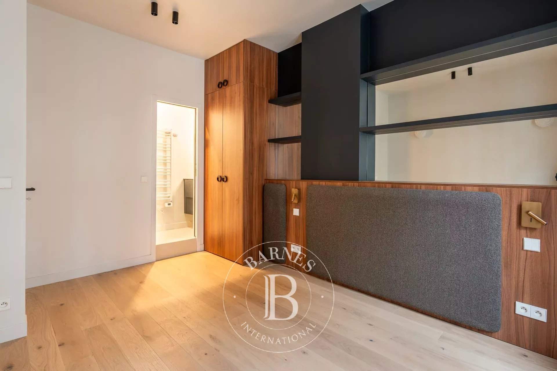 Paris  - Appartement 6 Pi&egrave;ces 4 Chambres - picture 9