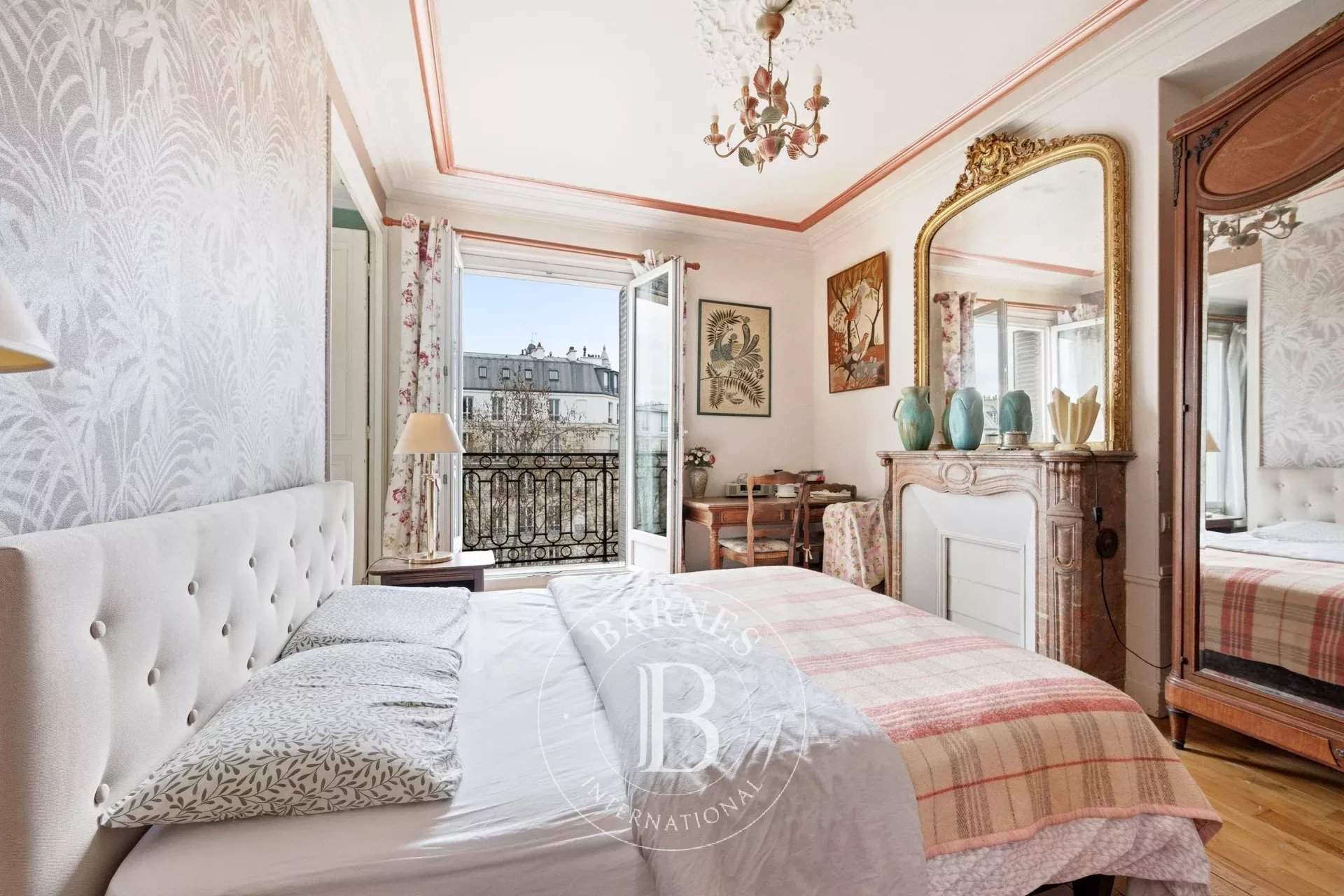 Paris  - Appartement 6 Pi&egrave;ces 3 Chambres - picture 9