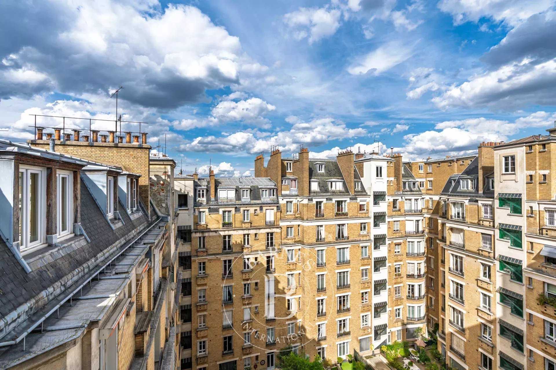 Neuilly-sur-Seine  - Apartment 