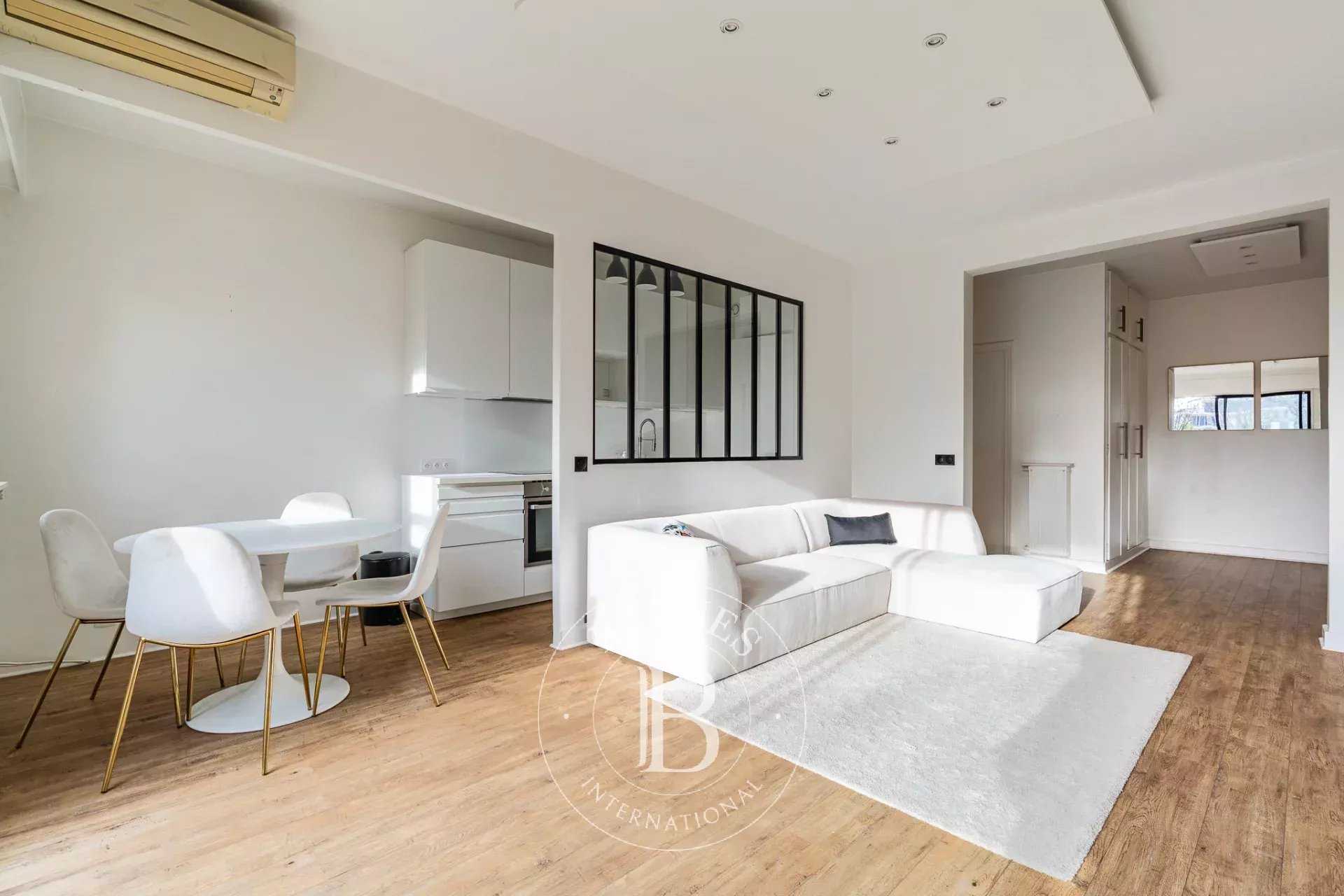 Neuilly-sur-Seine  - Appartement 2 Pi&egrave;ces, 1 Chambre