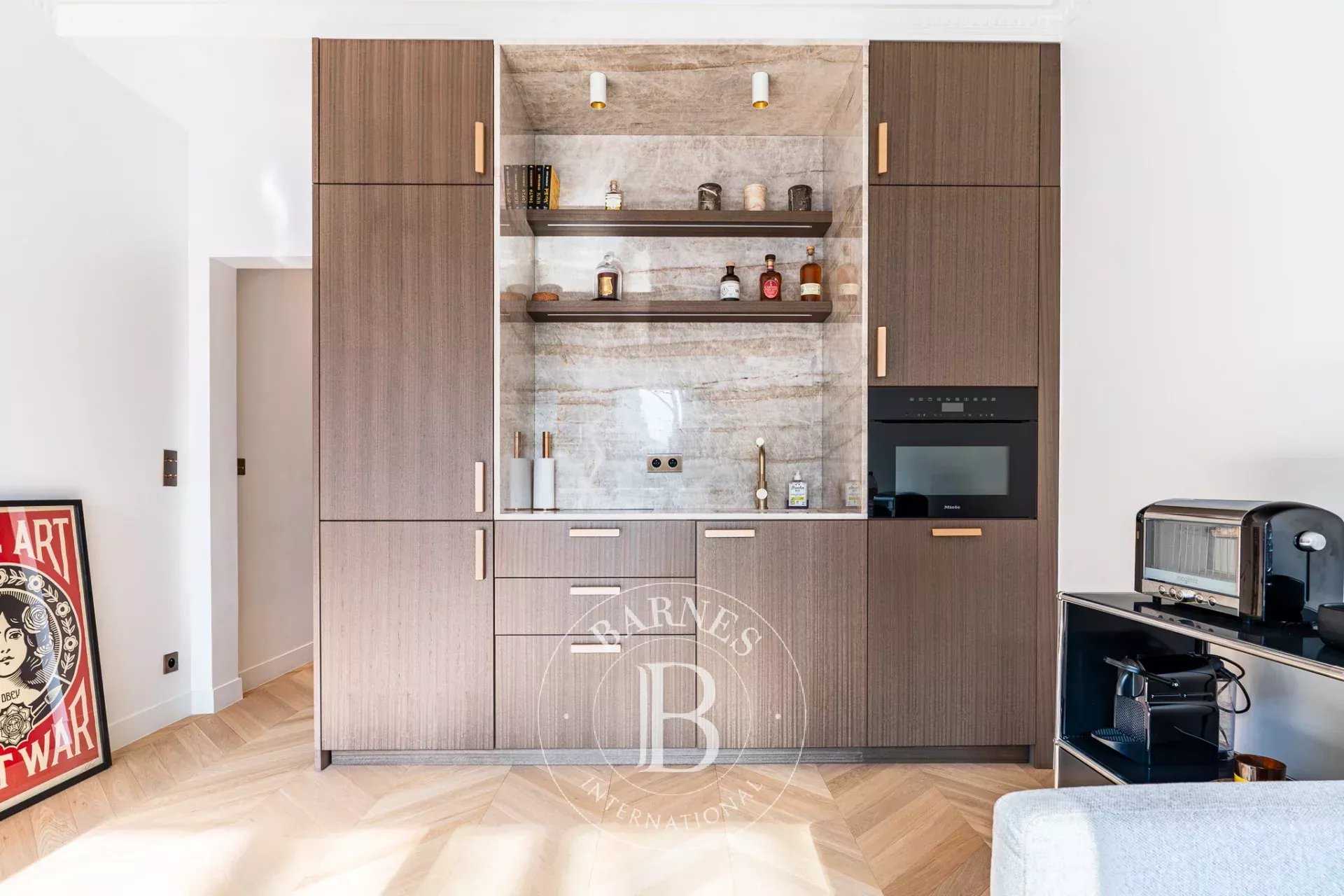 Neuilly-sur-Seine  - Apartment 