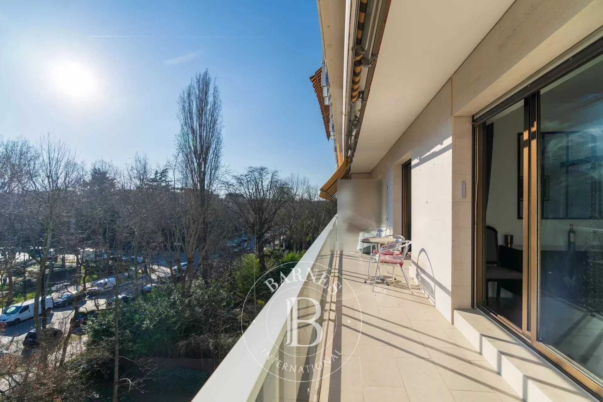 Neuilly-sur-Seine  - Appartement 