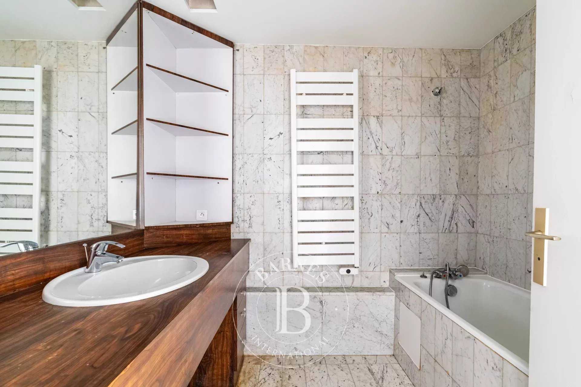 Neuilly-sur-Seine  - Apartment 2 Bedrooms
