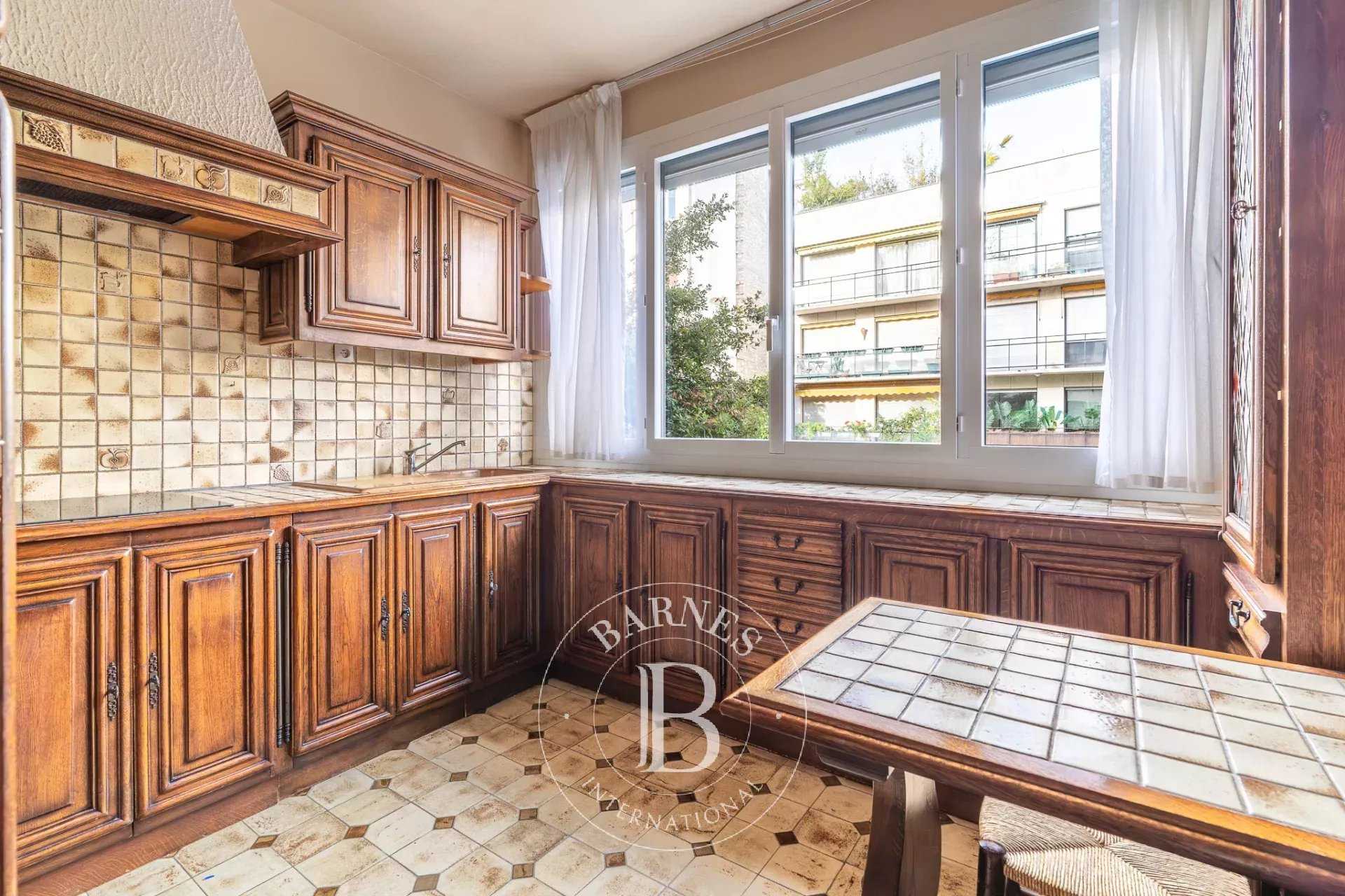 Neuilly-sur-Seine  - Appartement 4 Pièces 2 Chambres