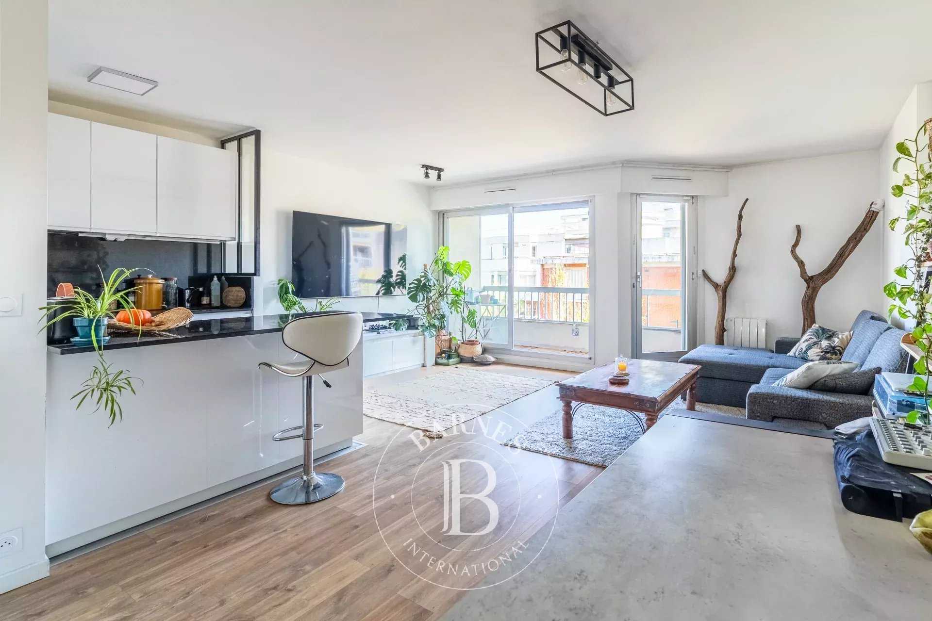 Appartement Neuilly-sur-Seine  -  ref 85717045 (picture 1)