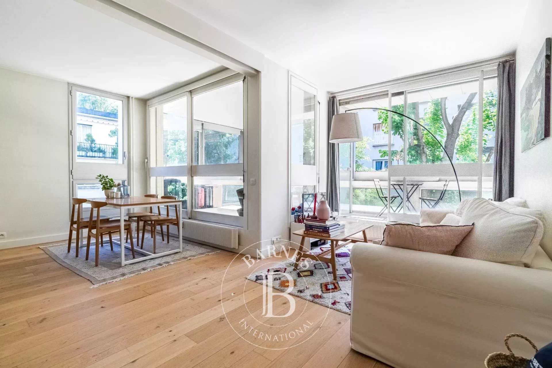 Appartement Neuilly-sur-Seine  -  ref 85901240 (picture 2)