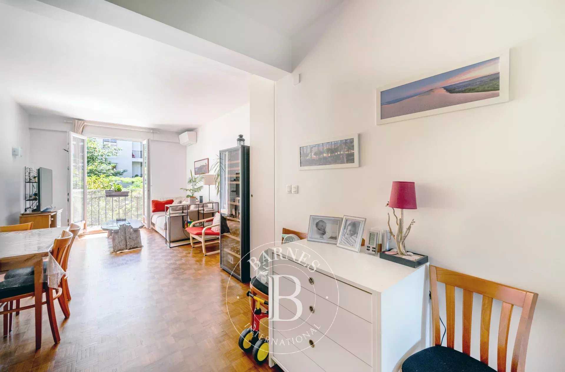 Apartment Neuilly-sur-Seine  -  ref 86018727 (picture 1)
