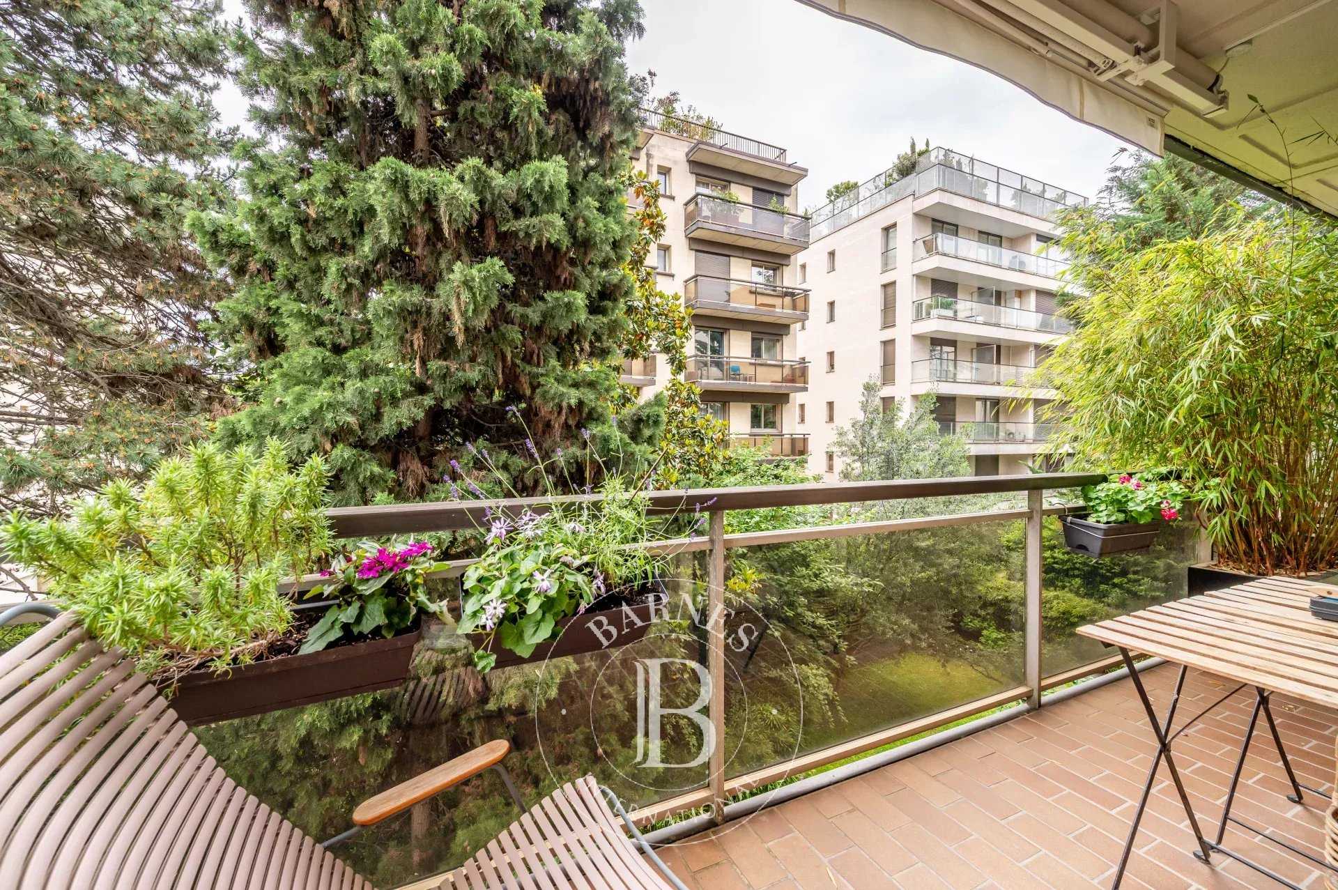 Appartement Neuilly-sur-Seine  -  ref 85968370 (picture 2)