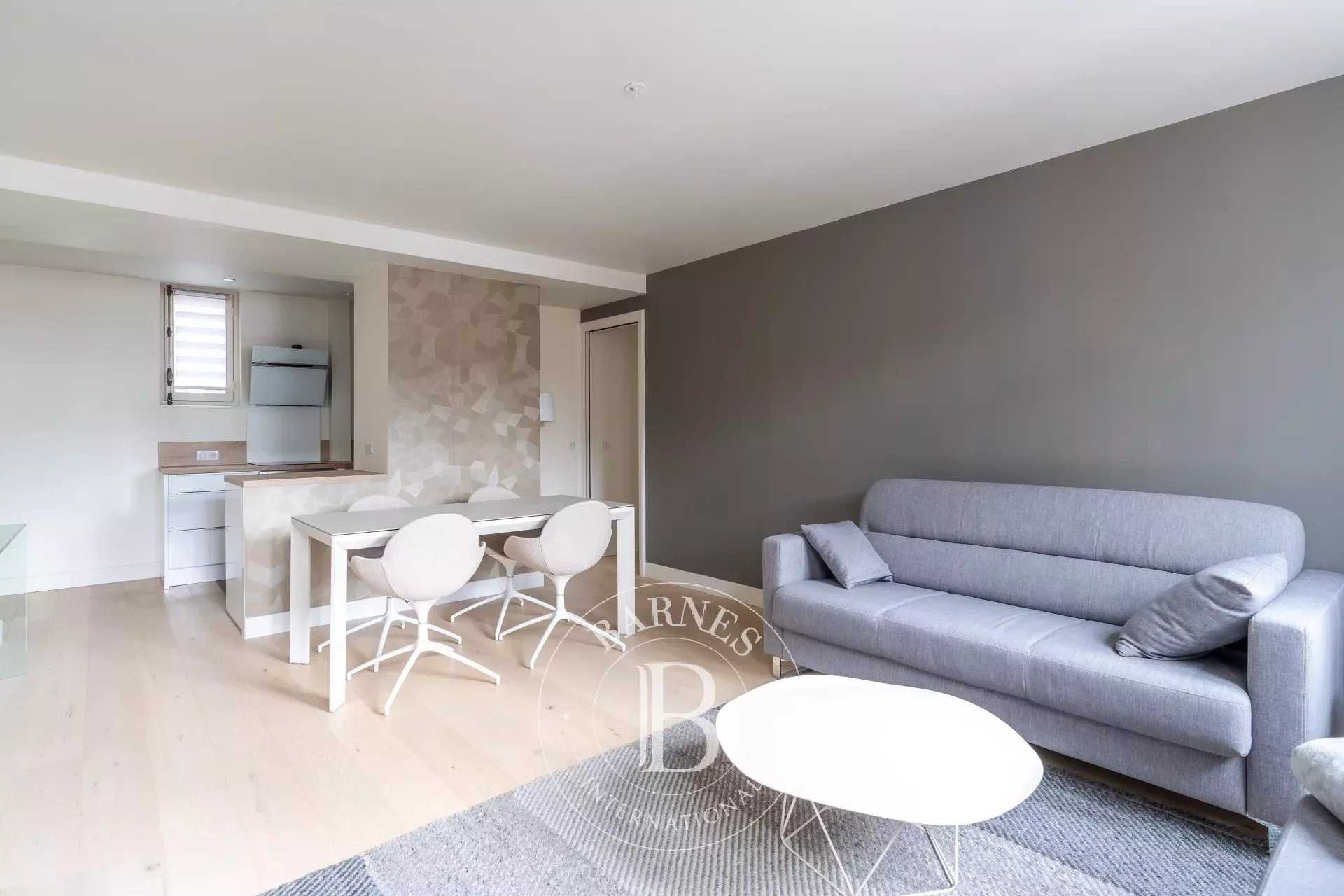 Apartment Neuilly-sur-Seine  -  ref 83220355 (picture 2)