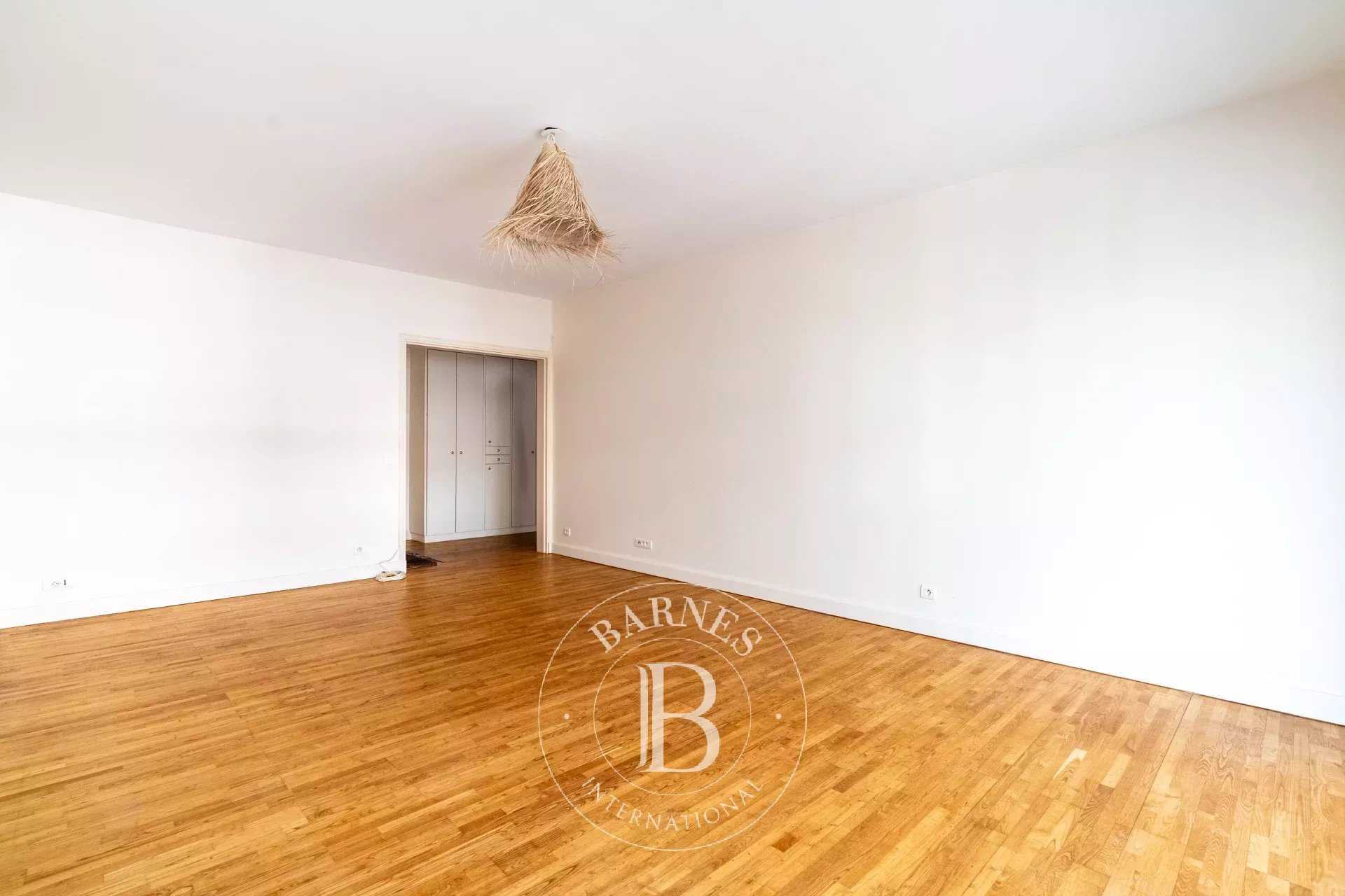 Appartement Neuilly-sur-Seine  -  ref 85852629 (picture 3)