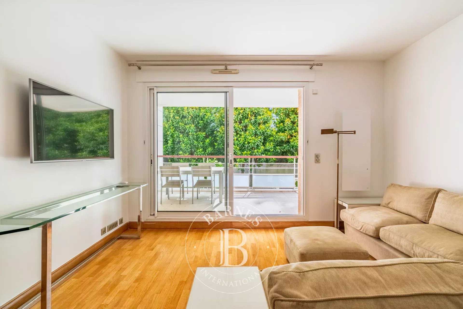 Apartment Neuilly-sur-Seine  -  ref 85994215 (picture 3)