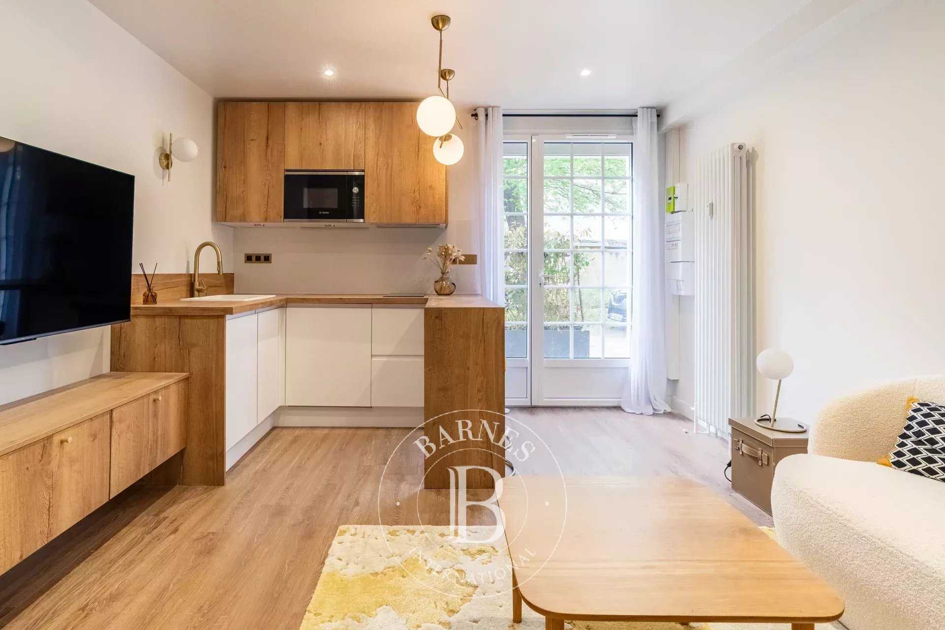 Appartement Neuilly-sur-Seine  -  ref 85779880 (picture 3)