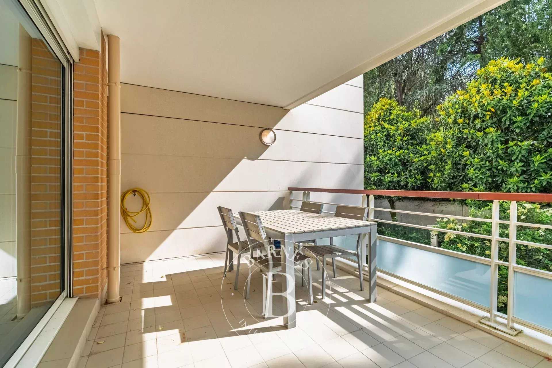 Apartment Neuilly-sur-Seine  -  ref 85994215 (picture 1)