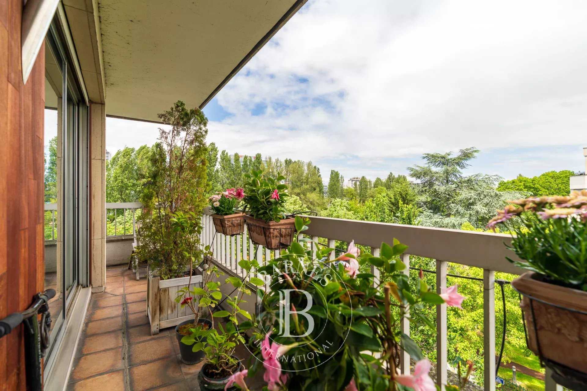Apartment Neuilly-sur-Seine  -  ref 87018393 (picture 1)