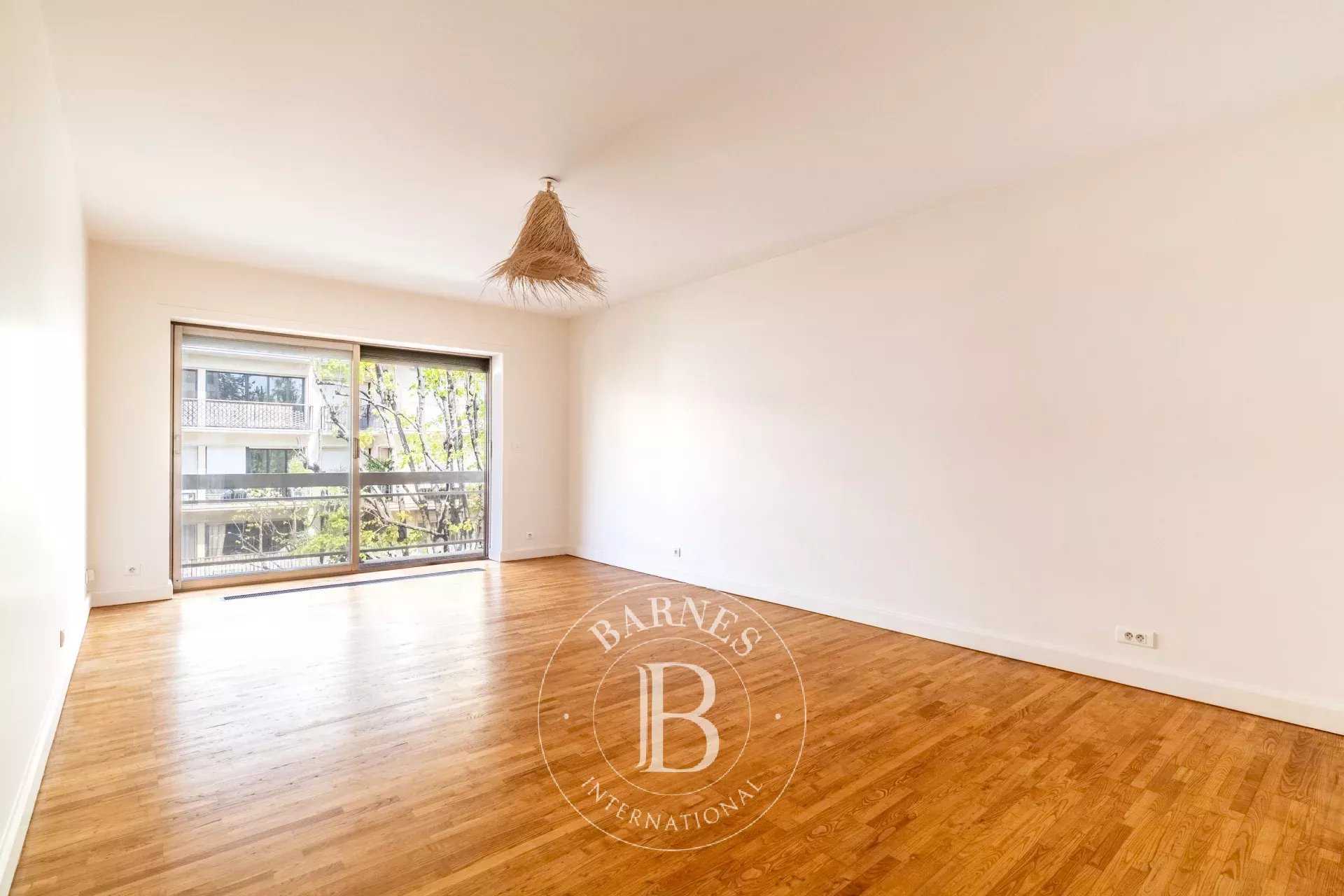 Appartement Neuilly-sur-Seine  -  ref 85852629 (picture 1)