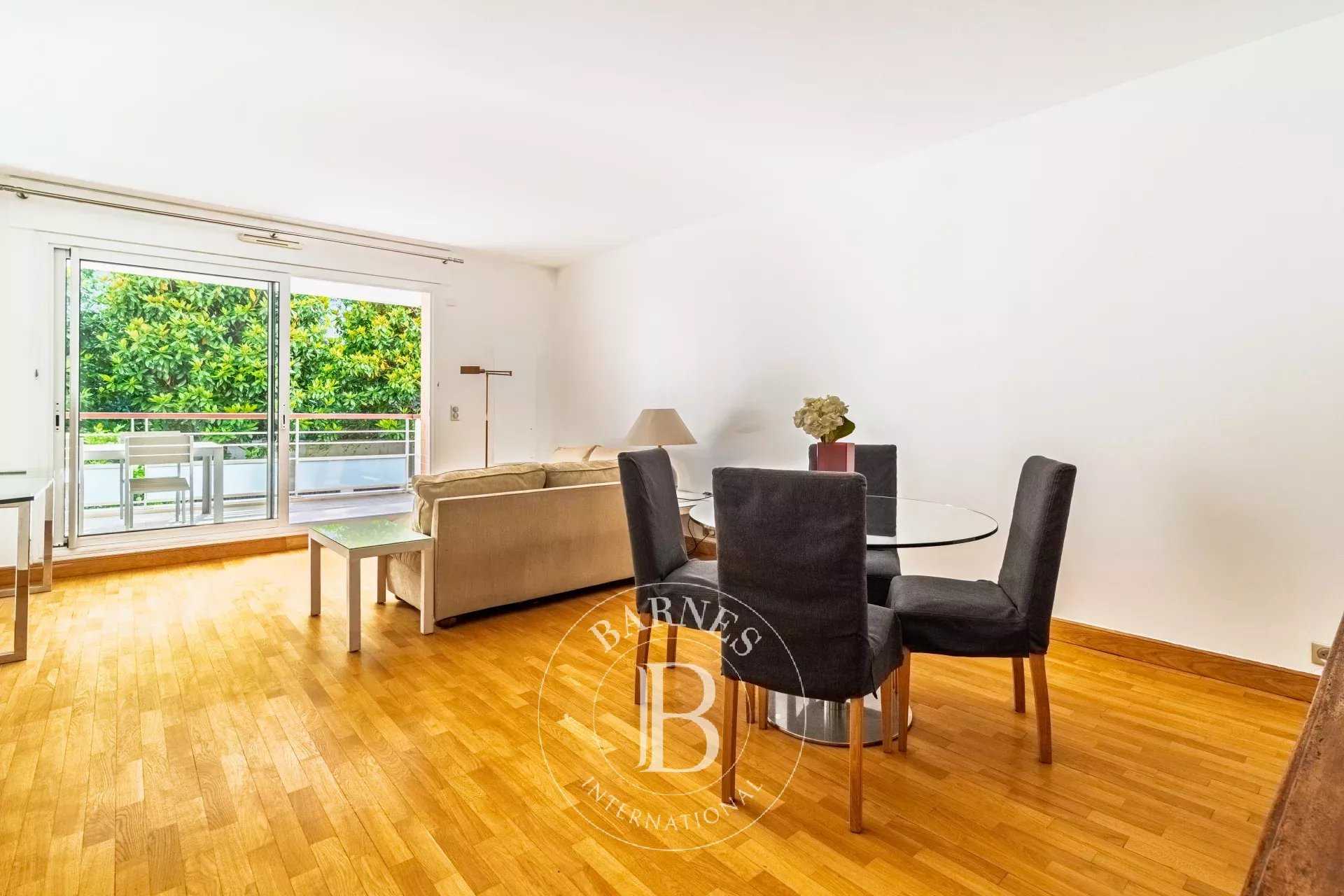 Apartment Neuilly-sur-Seine  -  ref 85994215 (picture 2)