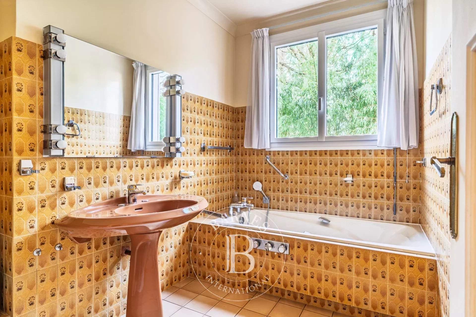 Neuilly-sur-Seine  - Appartement 4 Pièces 2 Chambres - picture 9