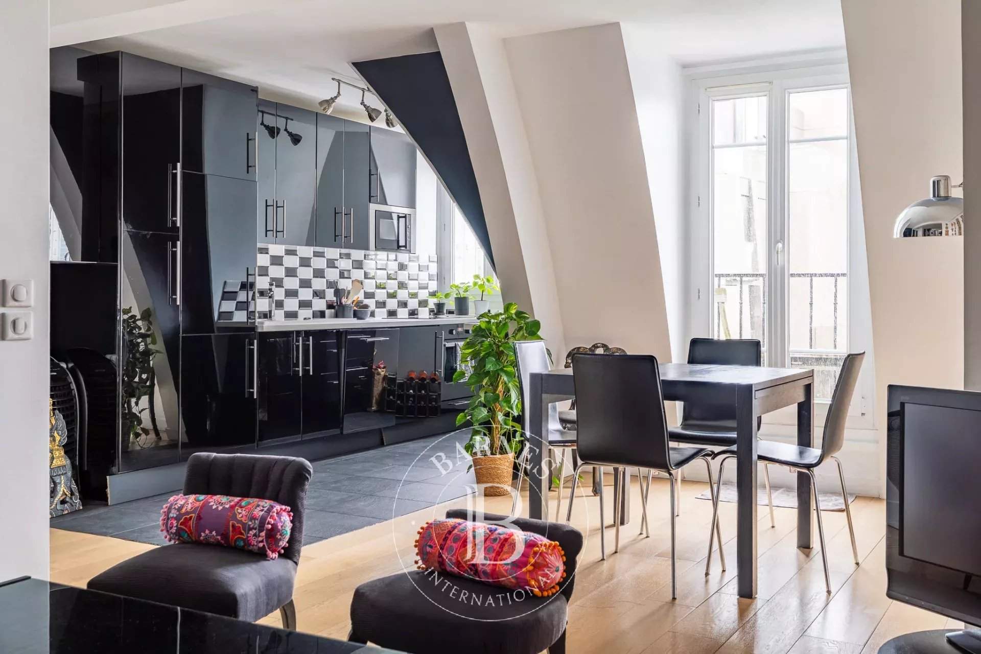 Neuilly-sur-Seine  - Appartement 2 Pi&egrave;ces, 1 Chambre - picture 2