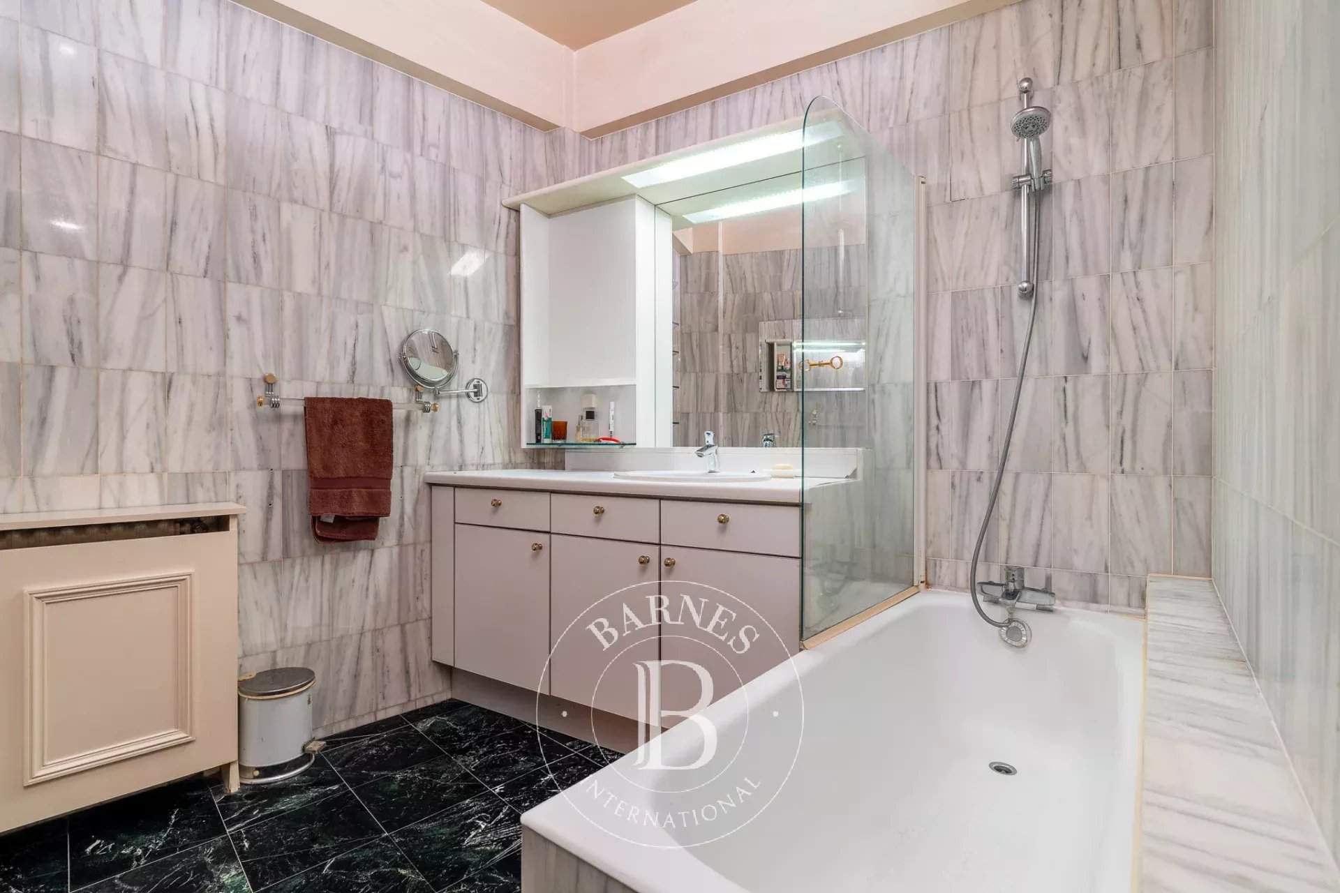 Neuilly-sur-Seine  - Appartement 2 Pi&egrave;ces, 1 Chambre - picture 8