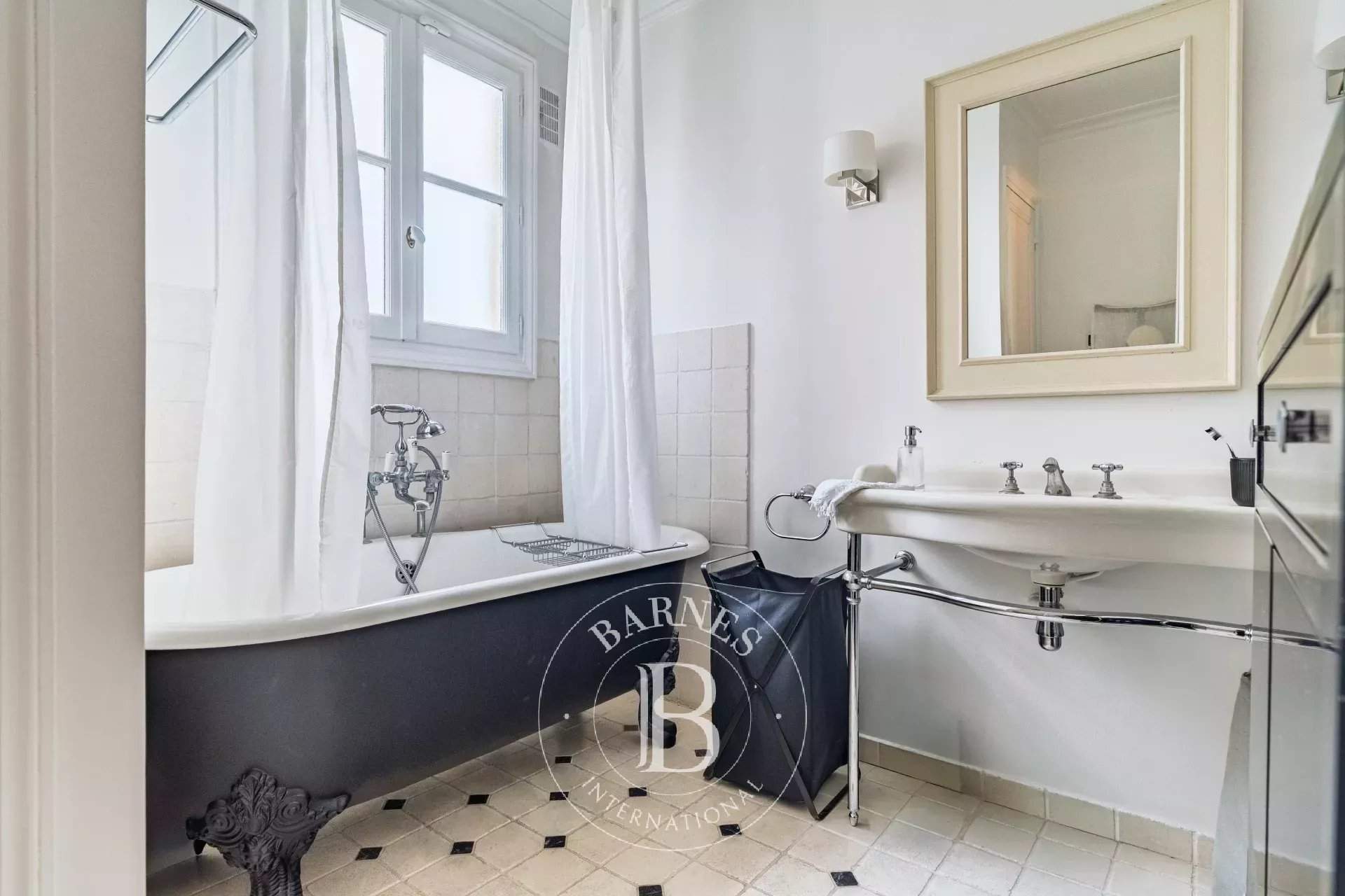 Neuilly-sur-Seine  - Appartement 3 Pièces, 1 Chambre - picture 14