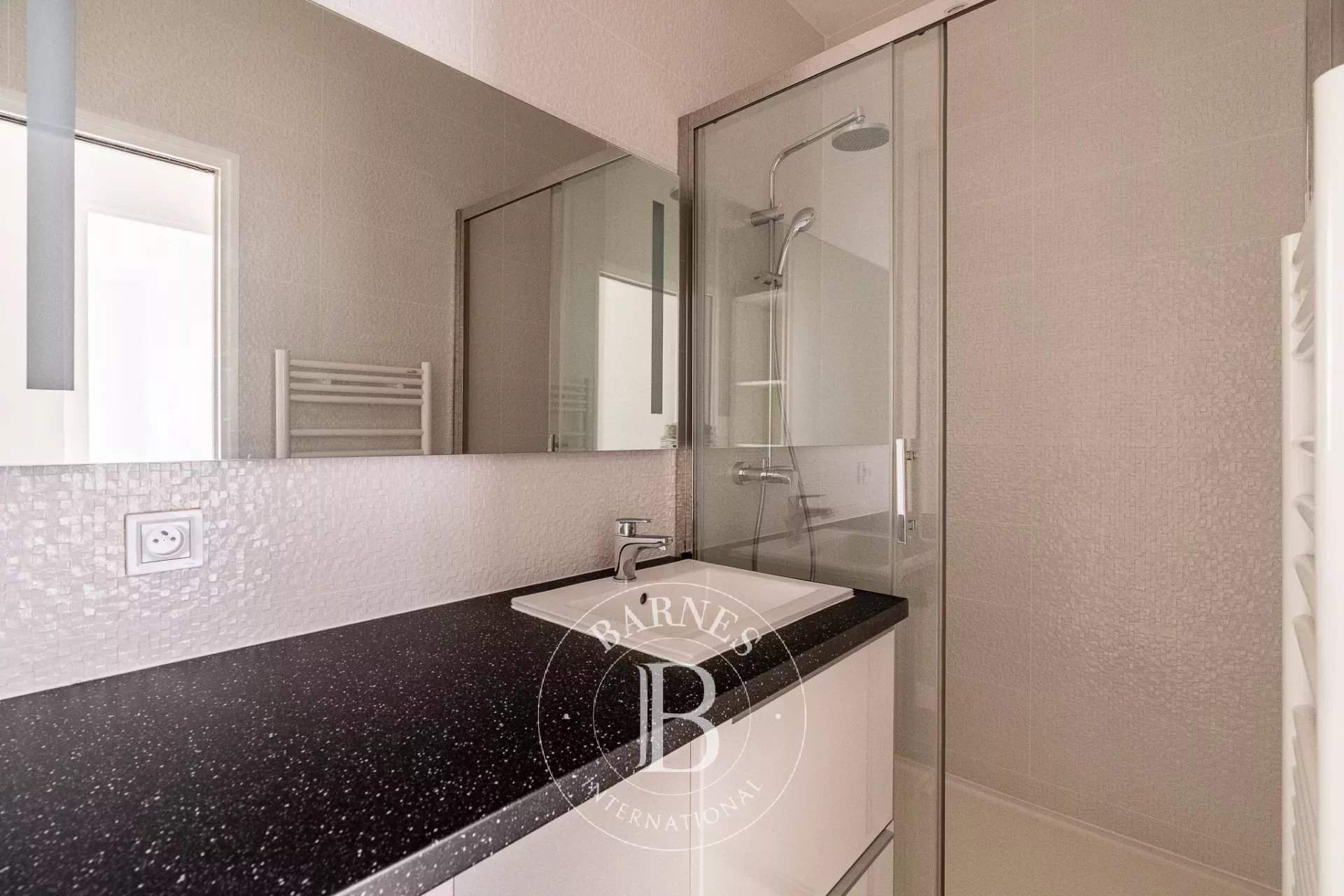 Neuilly-sur-Seine  - Appartement 3 Pièces 2 Chambres - picture 10