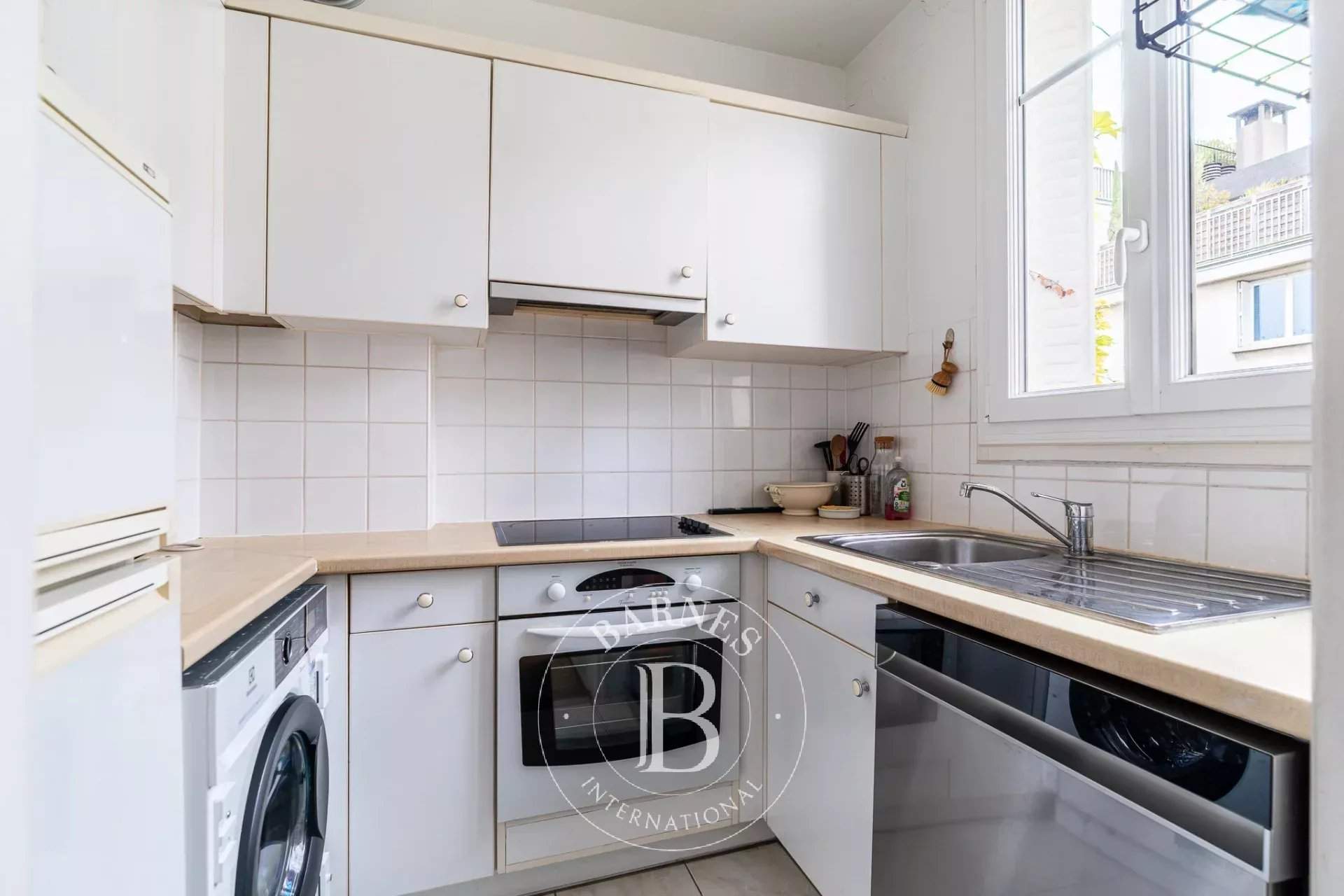 Neuilly-sur-Seine  - Appartement 2 Pi&egrave;ces, 1 Chambre - picture 2