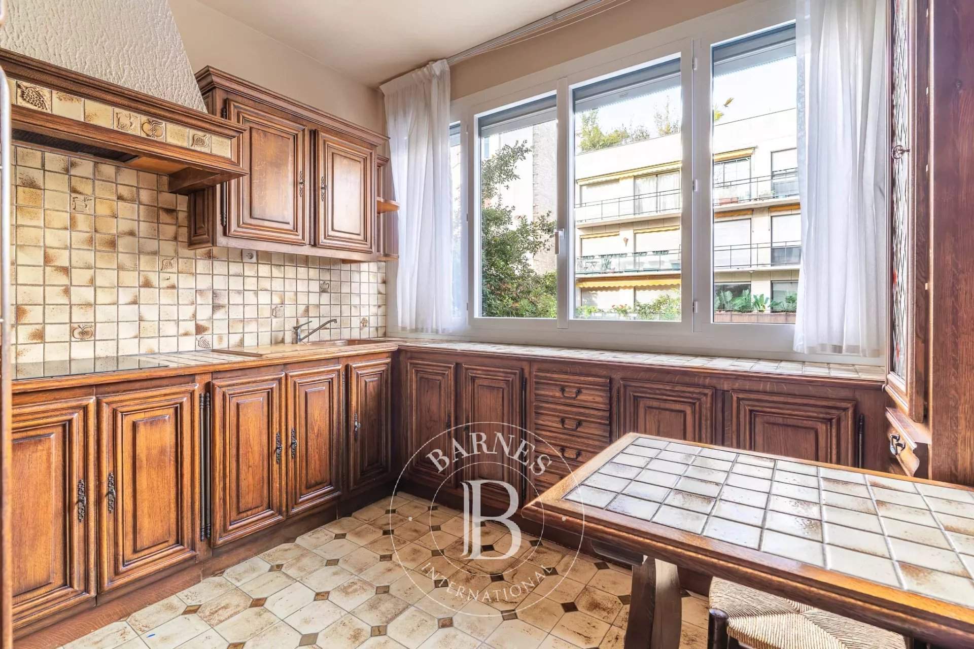 Neuilly-sur-Seine  - Appartement 4 Pièces 2 Chambres - picture 5