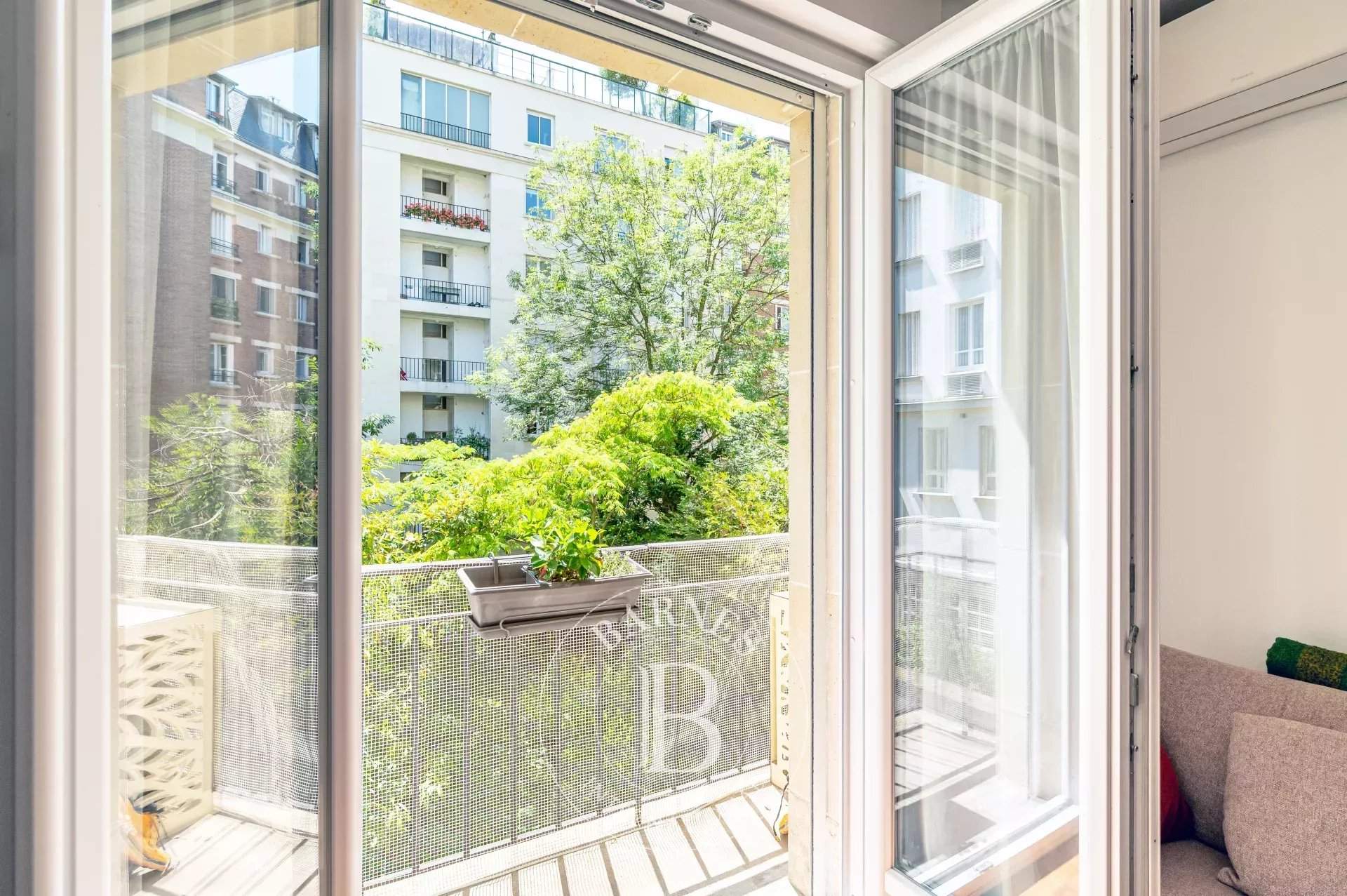 Neuilly-sur-Seine  - Apartment 2 Bedrooms - picture 2