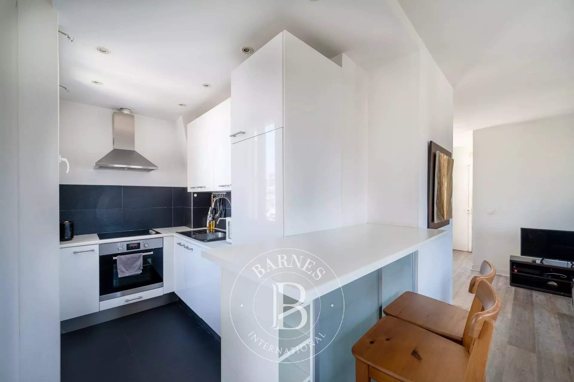 Levallois-Perret  - Apartment 1 Bedroom - picture 8