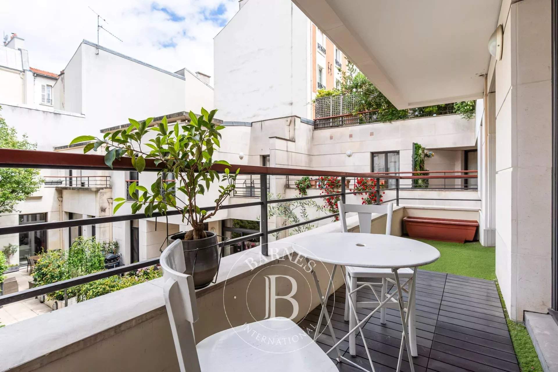 Levallois-Perret  - Appartement 3 Pi&egrave;ces 2 Chambres - picture 1