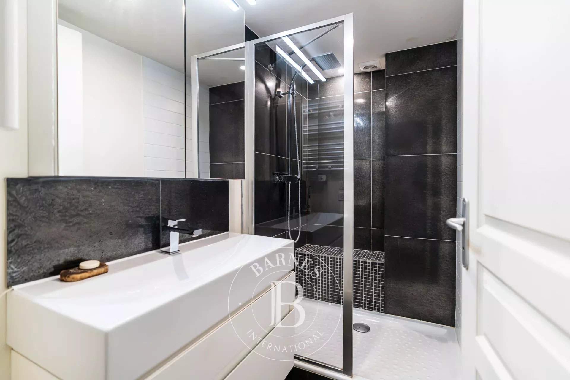 Neuilly-sur-Seine  - Appartement 3 Pi&egrave;ces 2 Chambres - picture 10