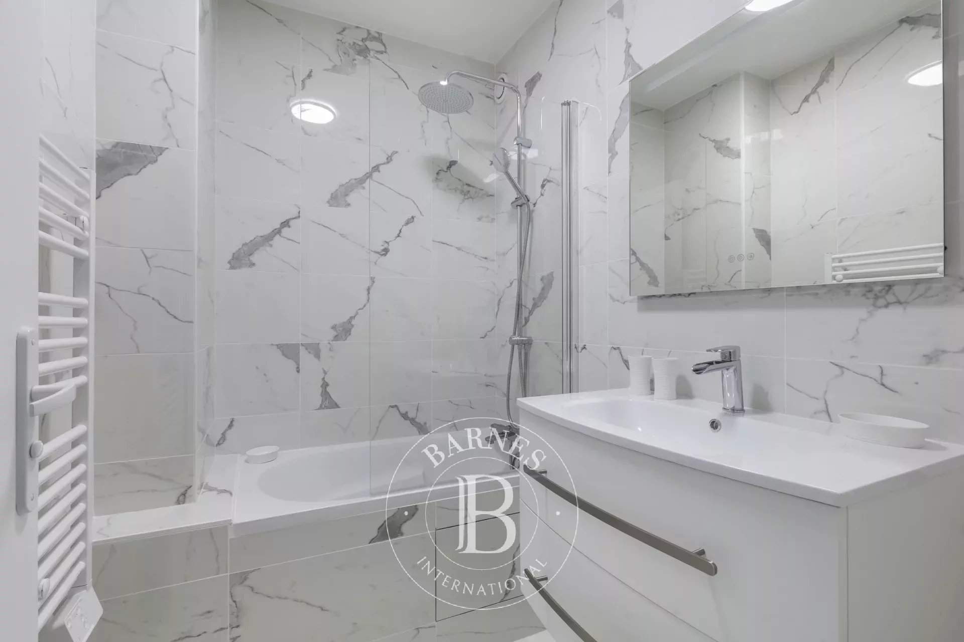 Neuilly-sur-Seine  - Apartment 2 Bedrooms - picture 9