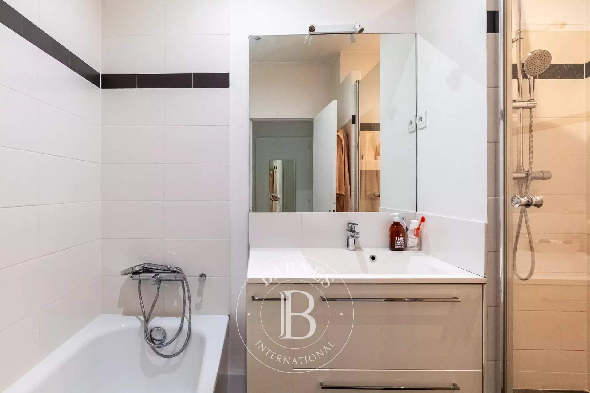 Neuilly-sur-Seine  - Appartement 3 Pièces 2 Chambres - picture 16