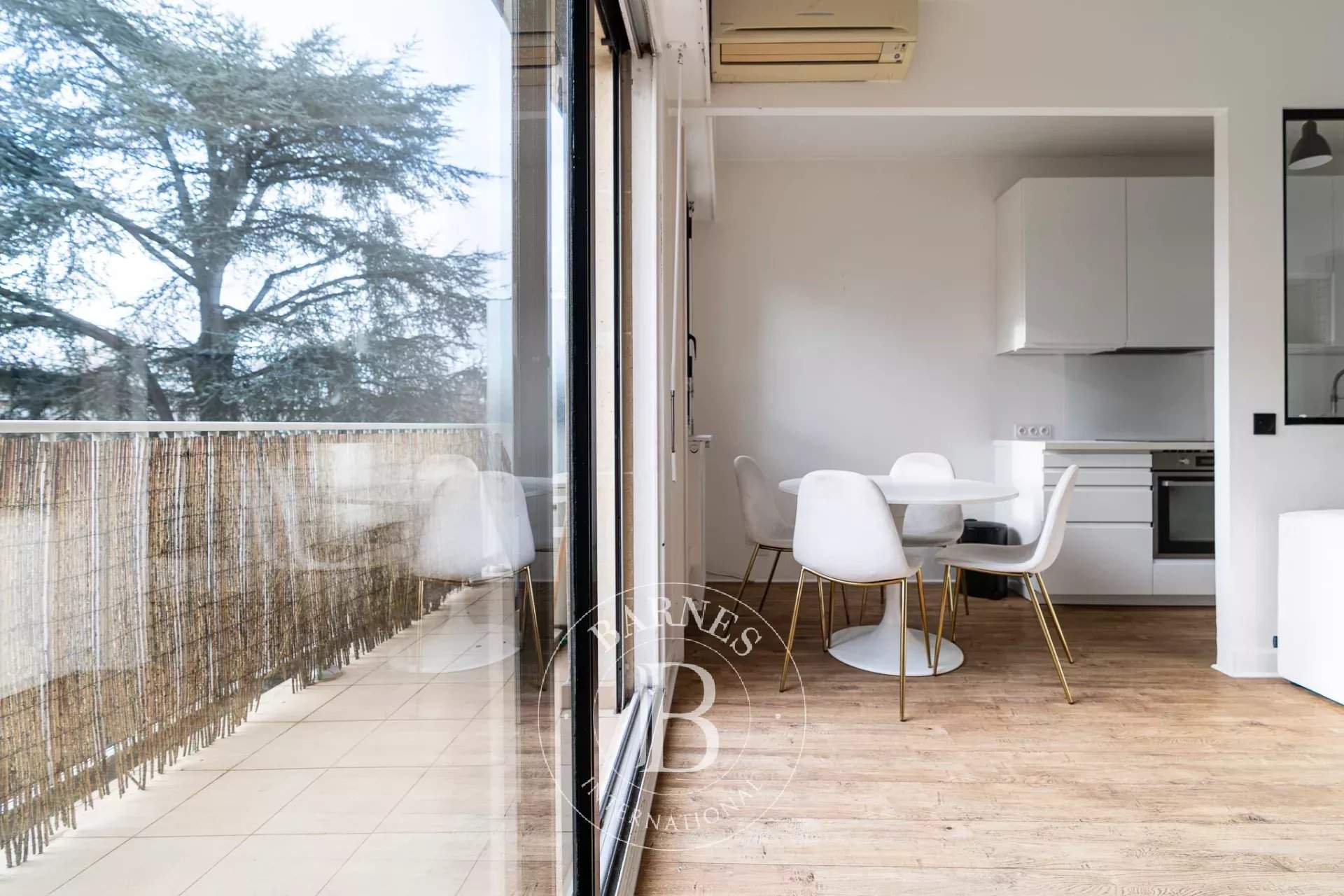 Neuilly-sur-Seine  - Appartement 2 Pi&egrave;ces, 1 Chambre - picture 2