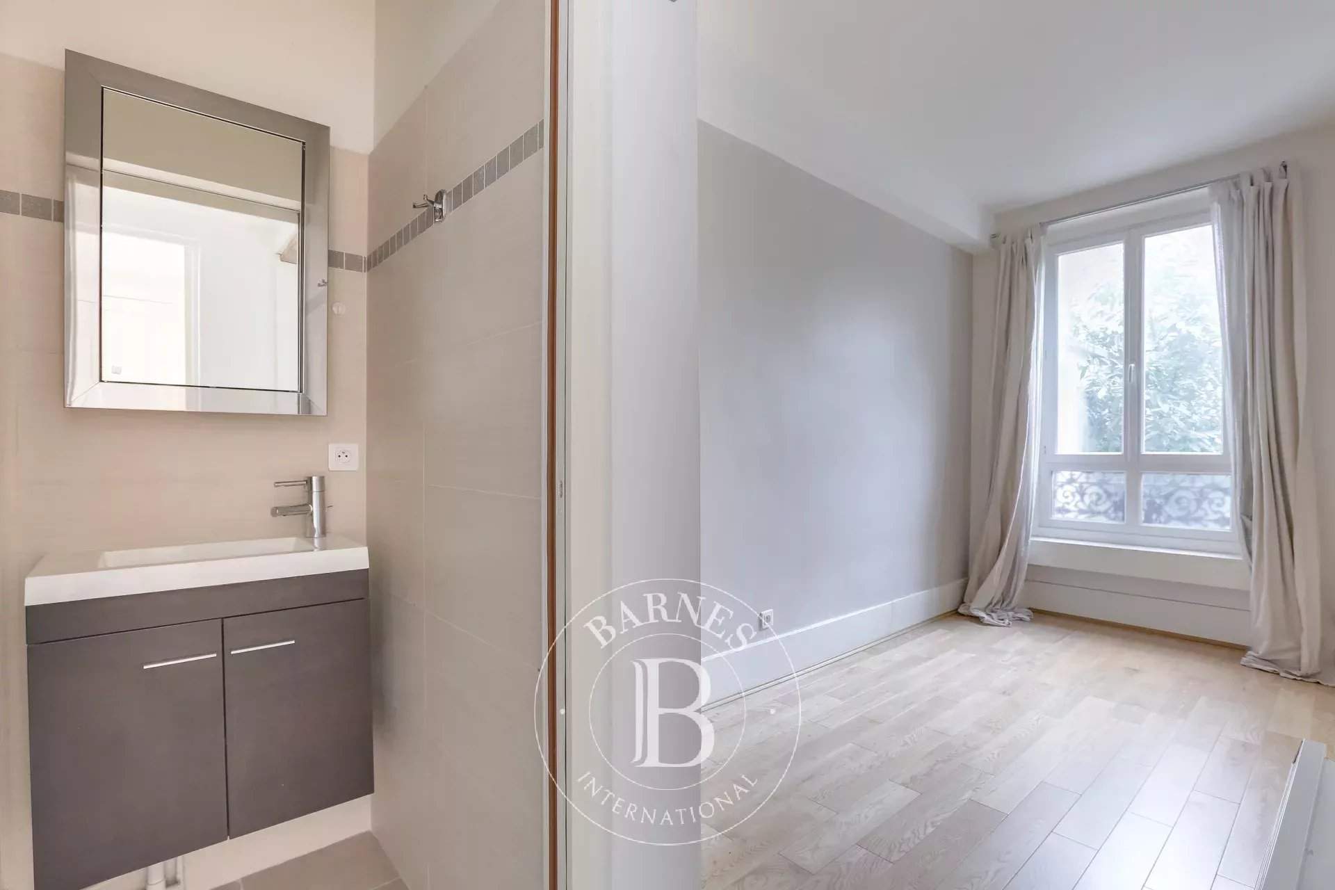 Neuilly-sur-Seine  - Appartement 4 Pièces 2 Chambres - picture 8