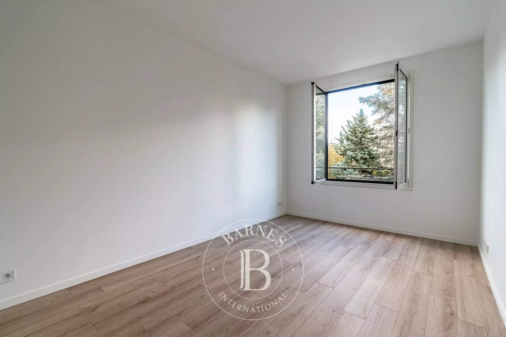 Neuilly-sur-Seine  - Appartement 3 Pièces 2 Chambres - picture 11