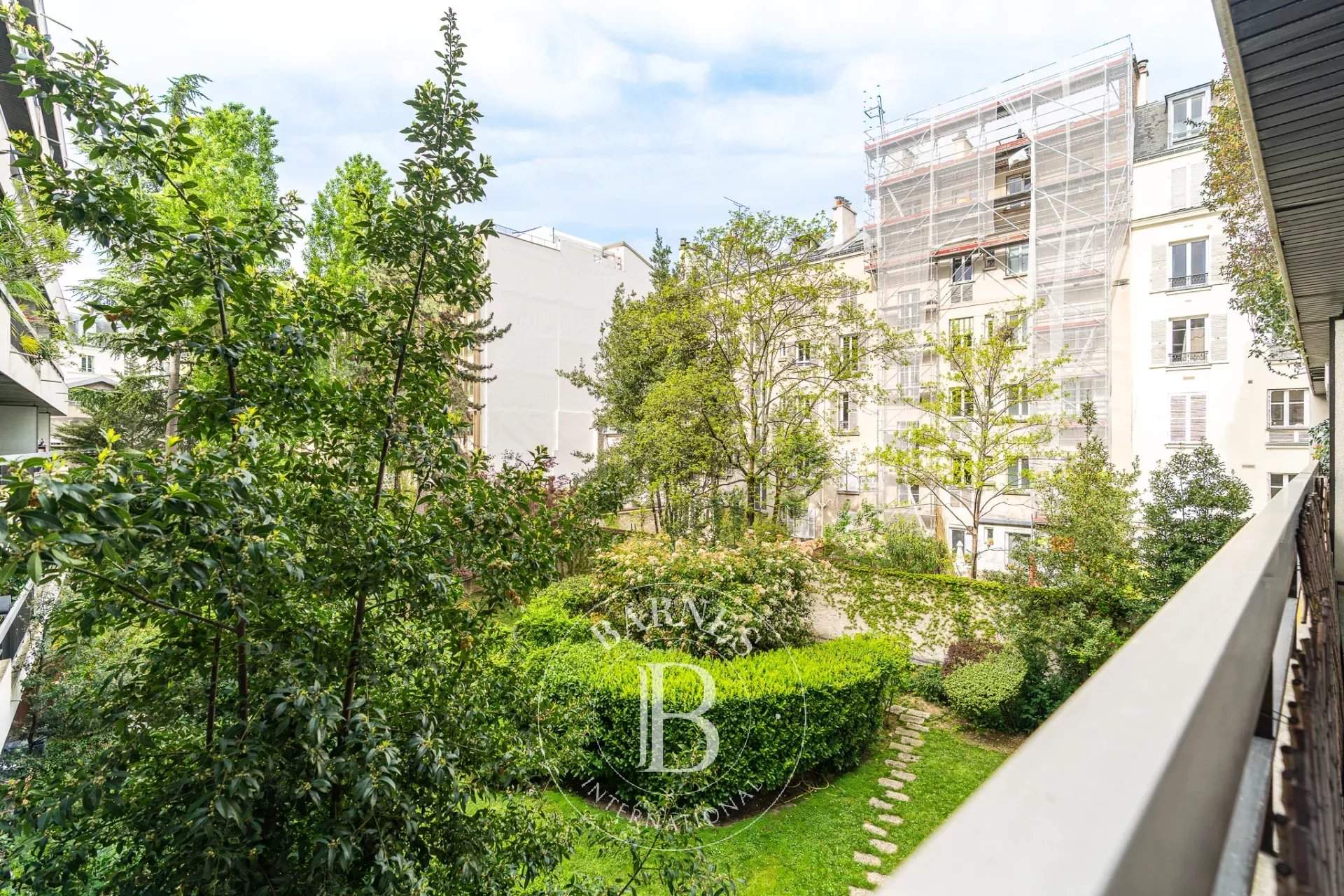 Neuilly-sur-Seine  - Appartement 3 Pi&egrave;ces 2 Chambres - picture 4