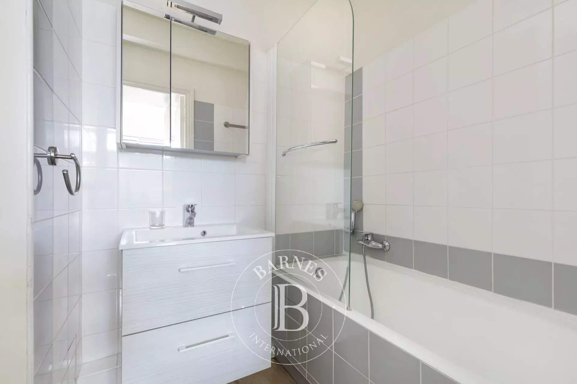 Neuilly-sur-Seine  - Piso 2 Cuartos, 1 Habitacion - picture 11