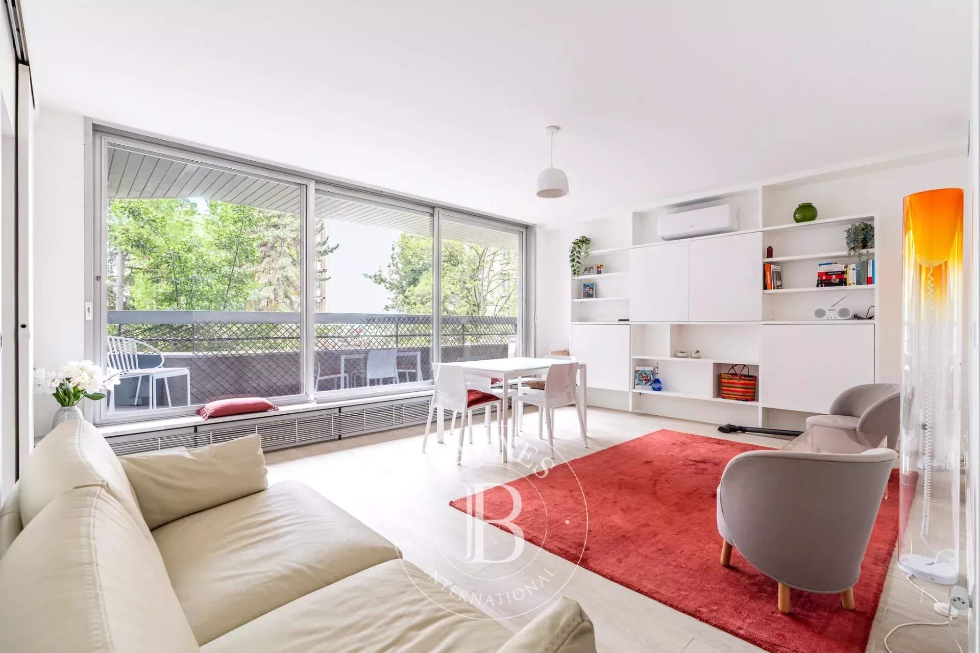 Neuilly-sur-Seine  - Appartement 3 Pi&egrave;ces 2 Chambres - picture 1