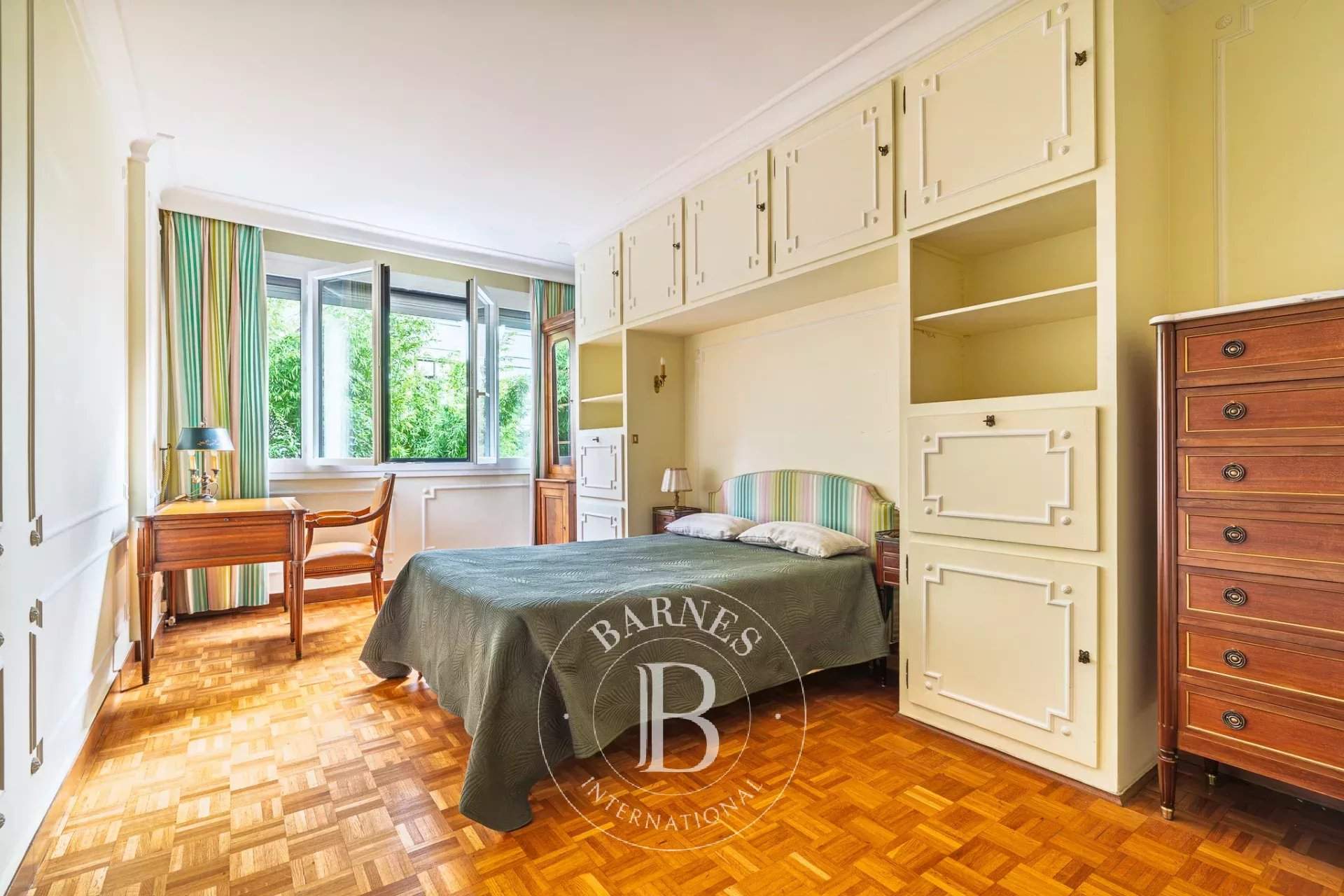 Neuilly-sur-Seine  - Appartement 4 Pièces 2 Chambres - picture 8