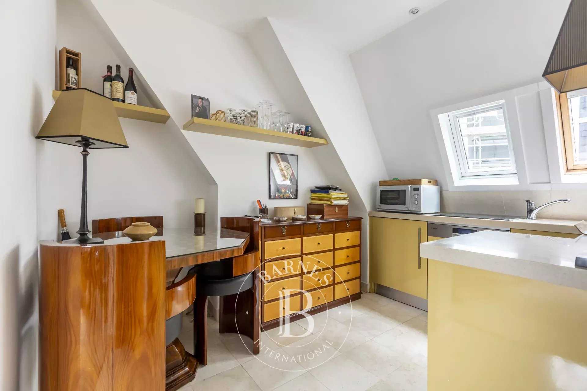 Paris  - Appartement 2 Pièces, 1 Chambre