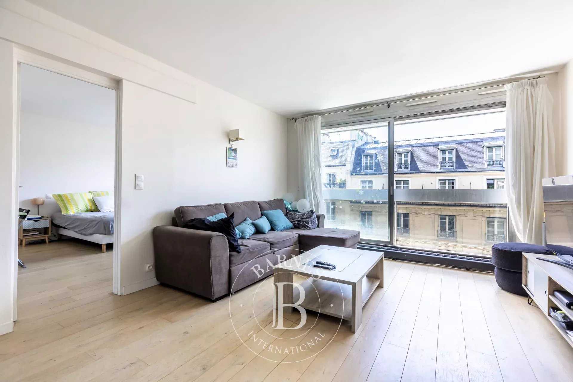 Paris  - Appartement 2 Pièces, 1 Chambre