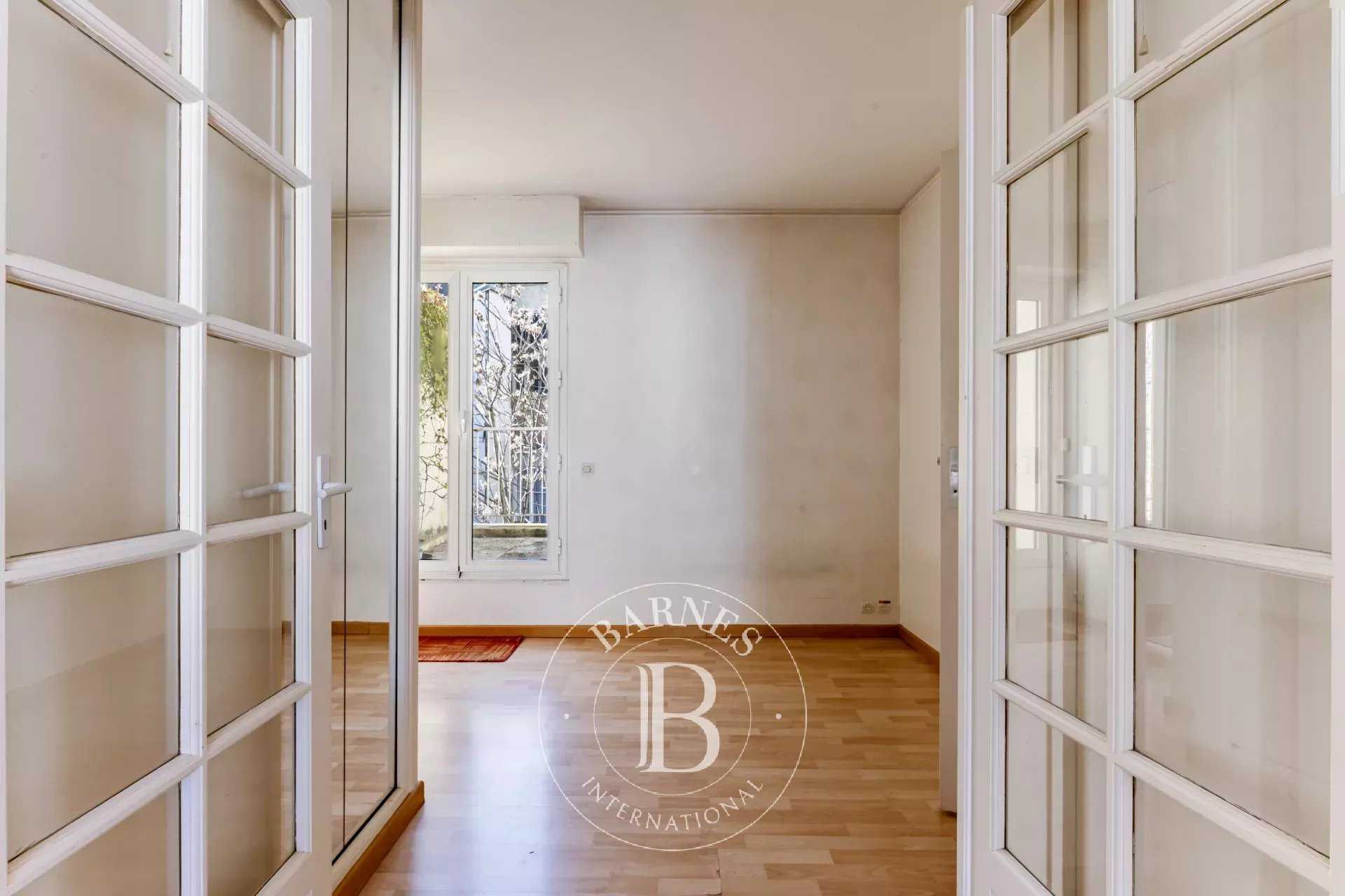Paris  - Appartement 2 Pièces, 1 Chambre