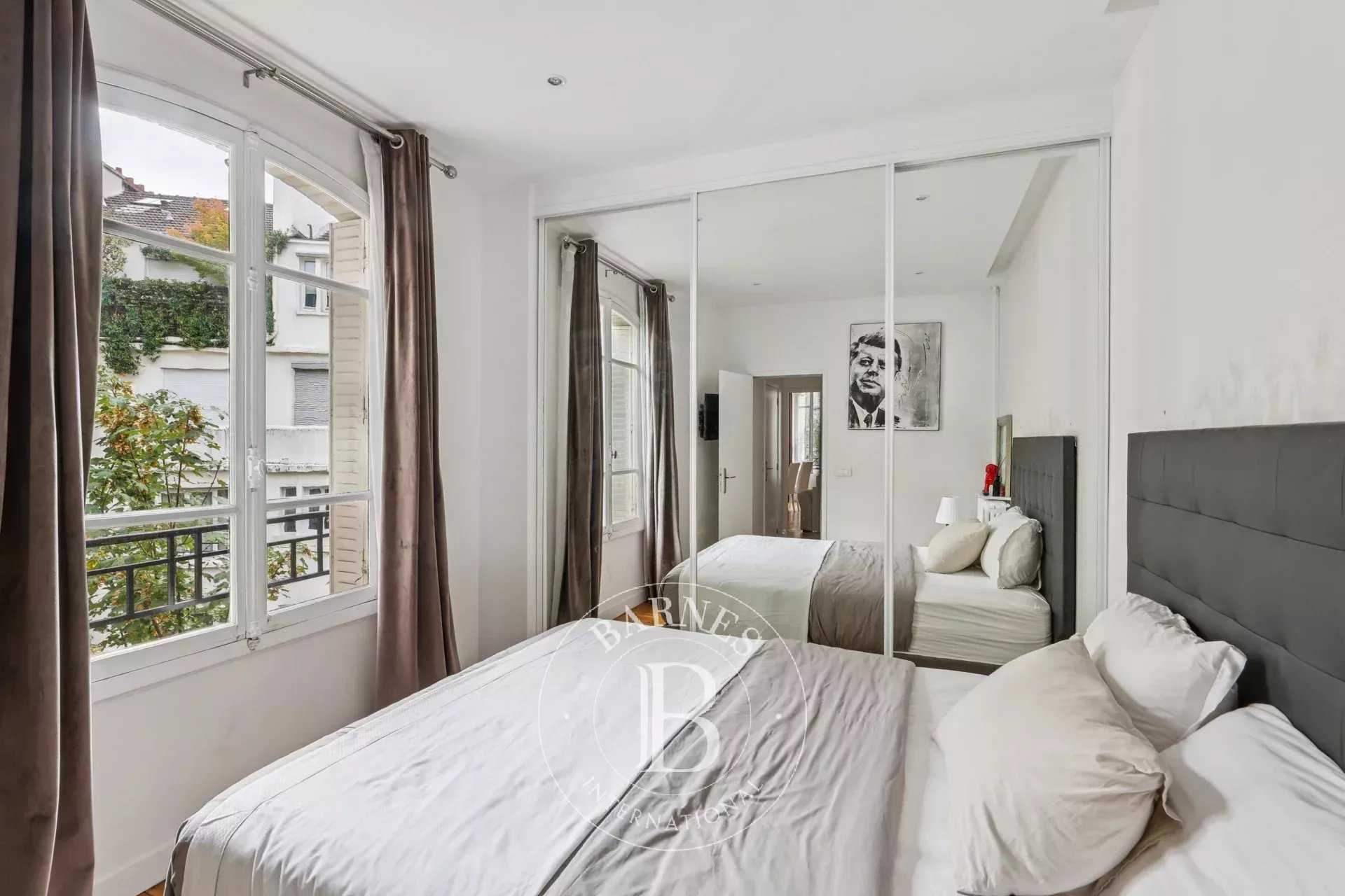 Paris  - Appartement 2 Pièces, 1 Chambre