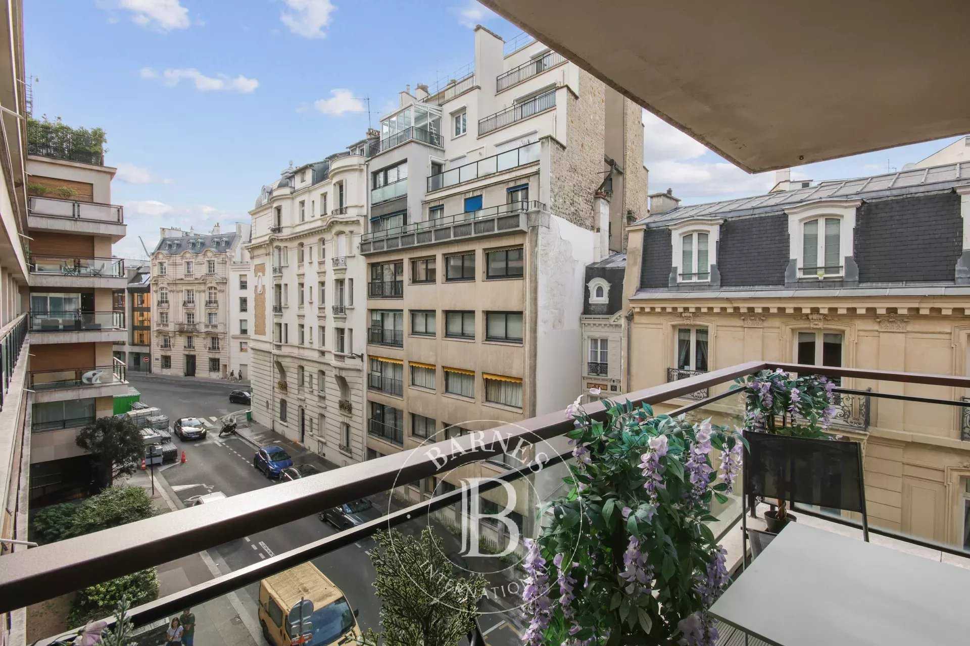Paris  - Appartement 2 Pièces, 1 Chambre