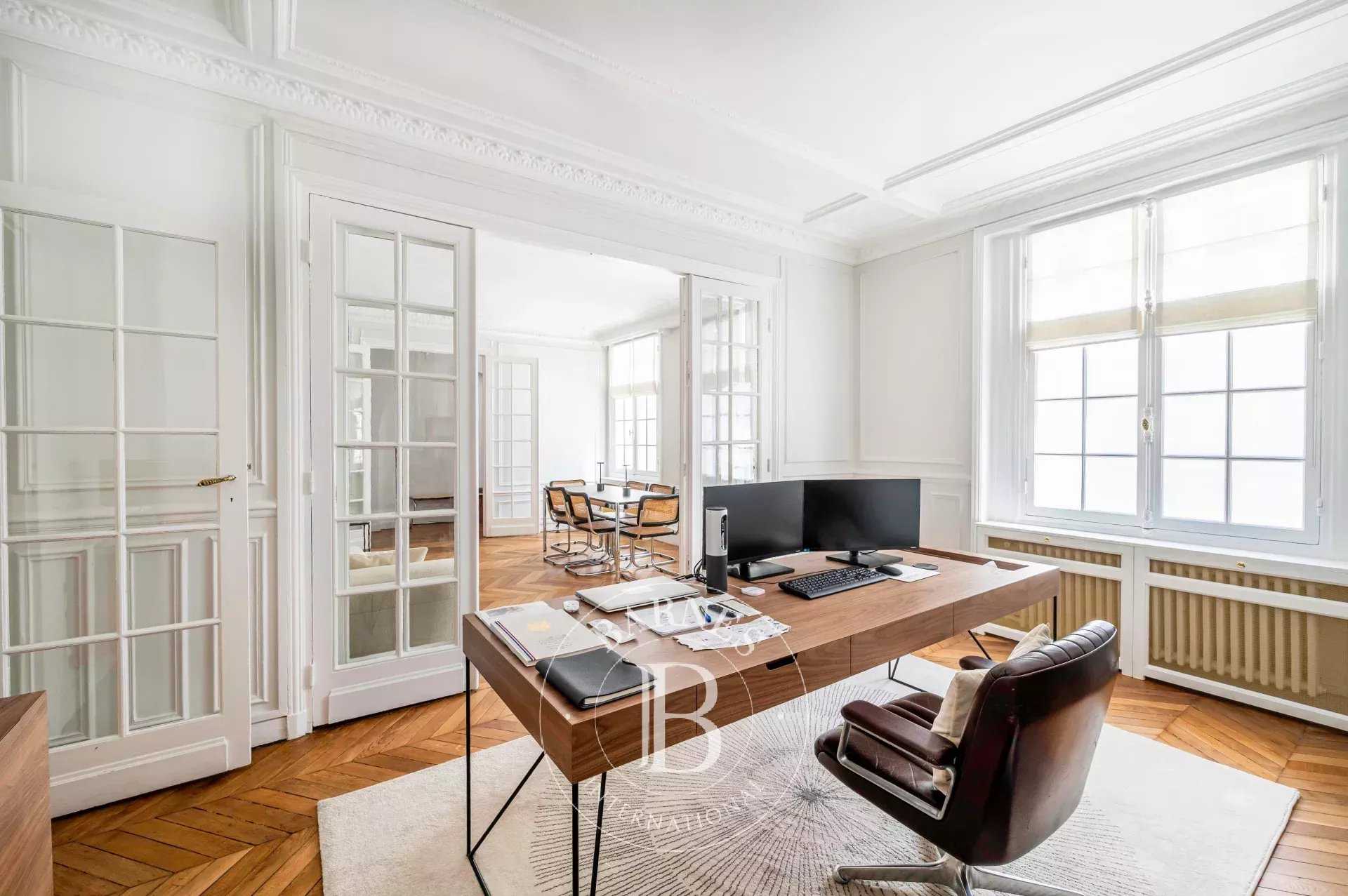 Paris  - Appartement 3 Pièces, 1 Chambre