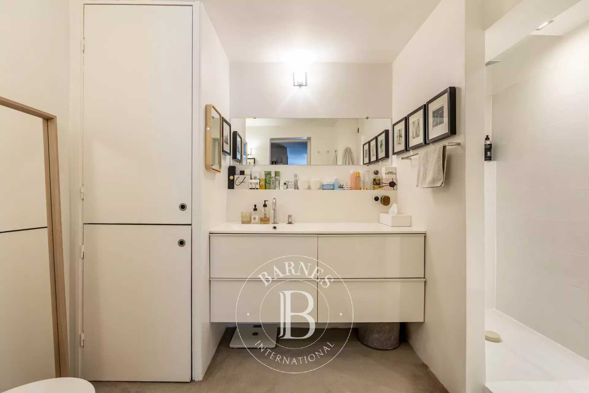 Paris  - Appartement 2 Pièces, 1 Chambre