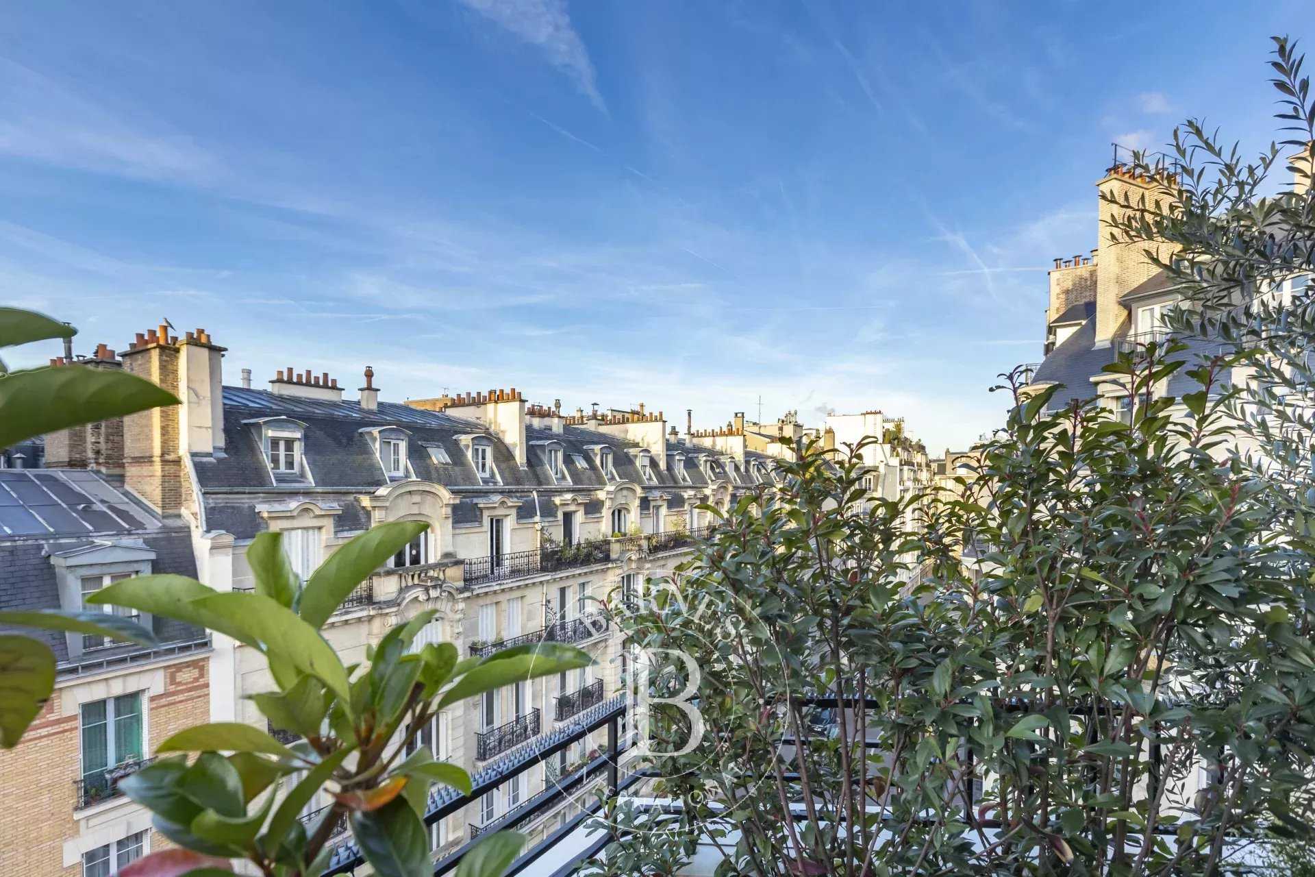 Paris  - Appartement 3 Pièces 2 Chambres