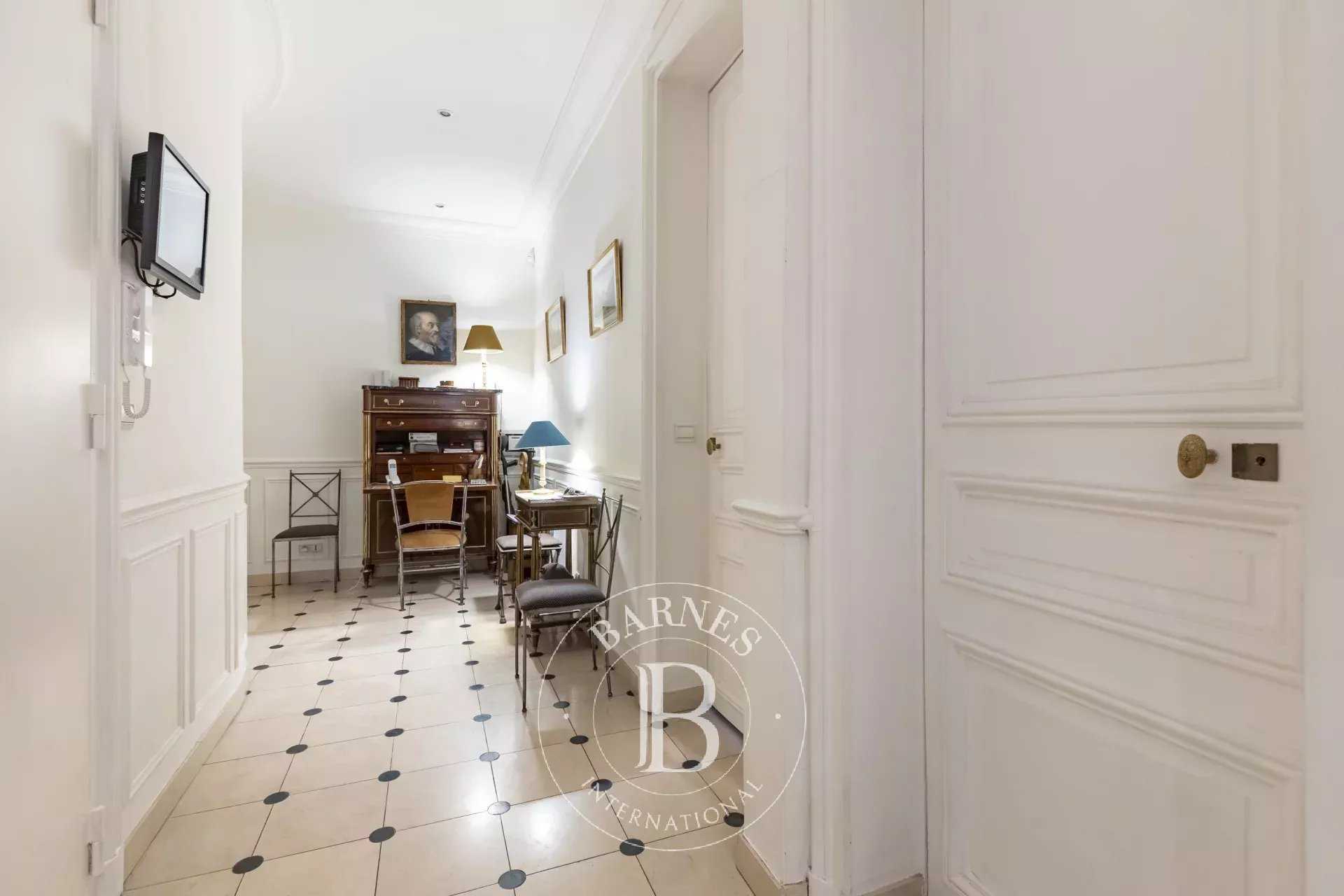 Paris  - Appartement 3 Pièces, 1 Chambre